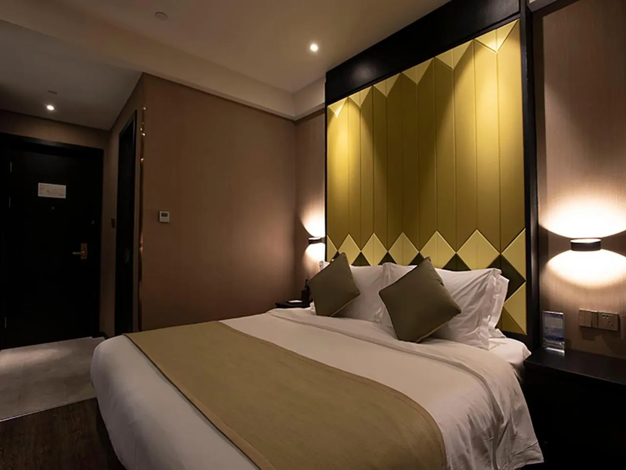 Bed in SHANGHAI-DECO Hotel-Free shuttle bus from Pudong Airport and Disneyland