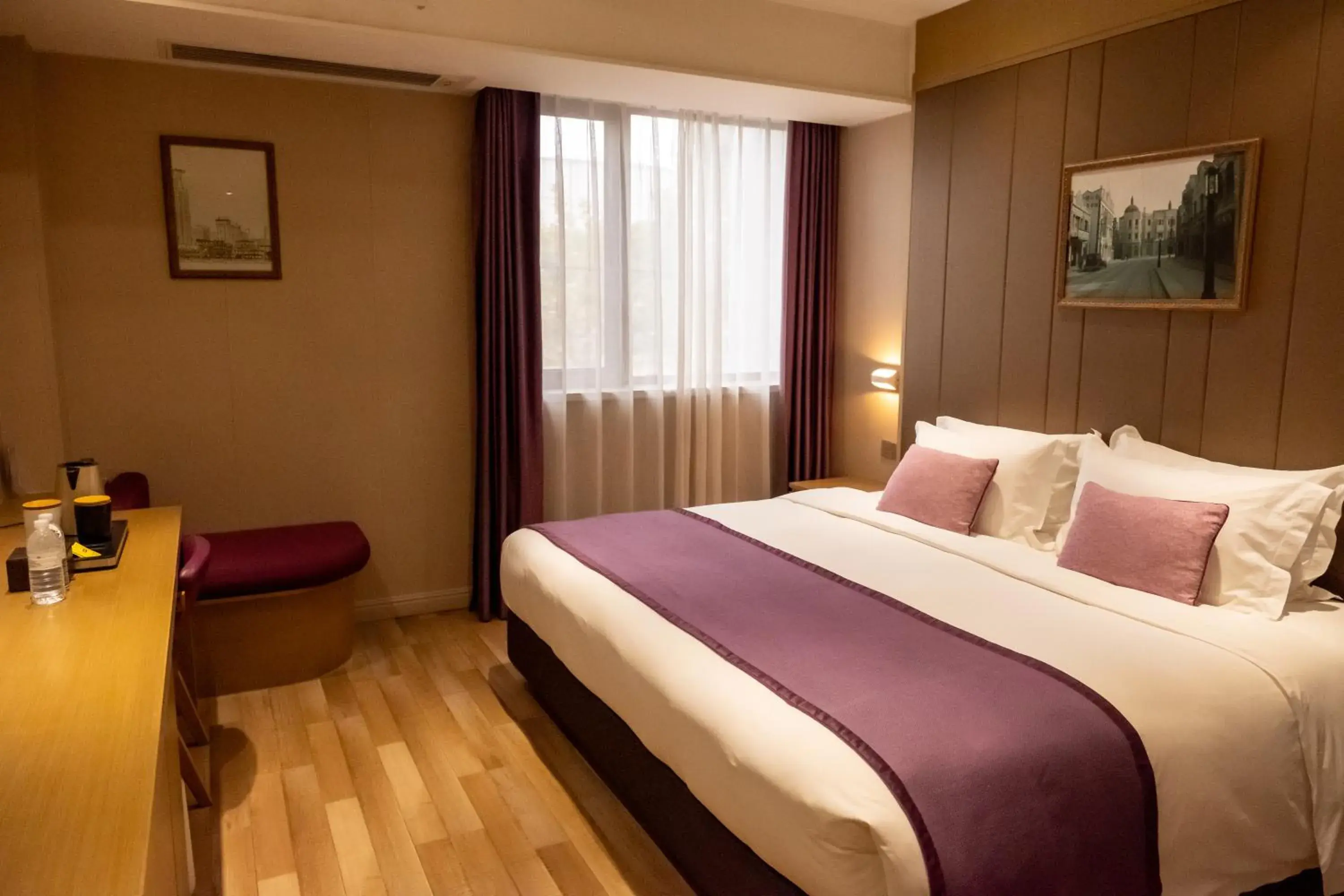 Bed in SHANGHAI-DECO Hotel-Free shuttle bus to Pudong Airport and Disneyland Bed in SHANGHAI-DECO Hotel-Free shuttle bus to Pudong Airport and Disneyland