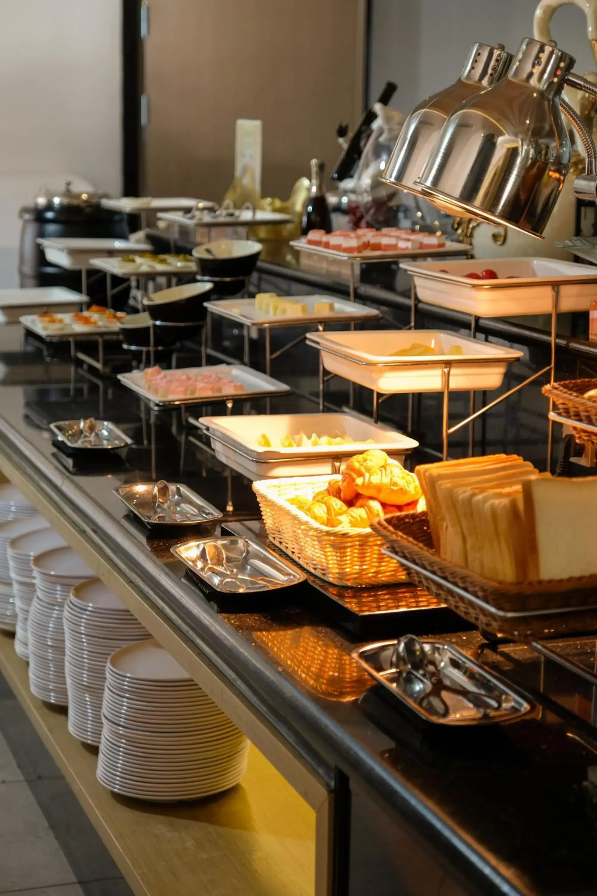 Restaurant/places to eat in SHANGHAI-DECO Hotel-Free shuttle bus from Pudong Airport and Disneyland Restaurant/places to eat in SHANGHAI-DECO Hotel-Free shuttle bus from Pudong Airport and Disneyland