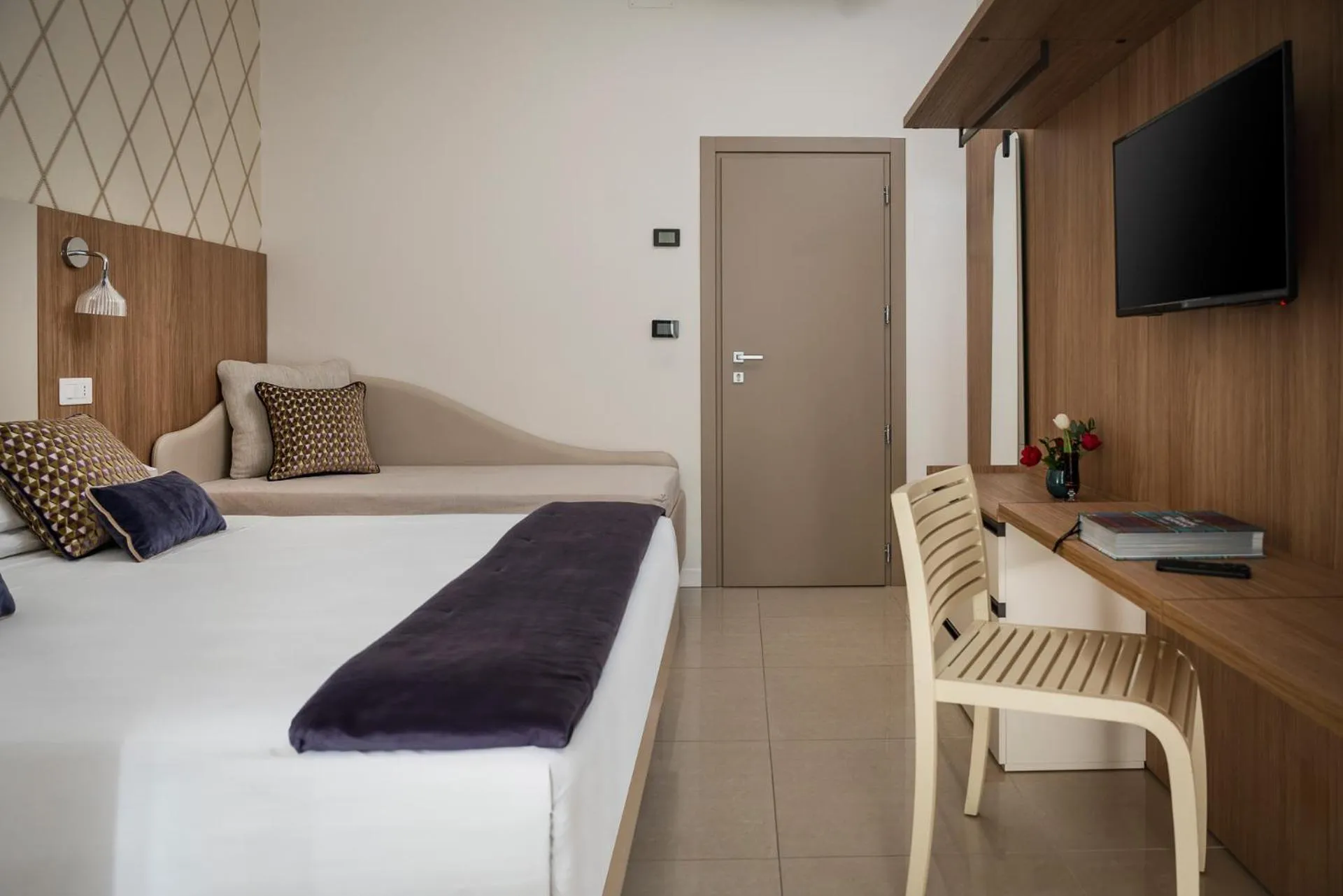 Bed in Hotel Calypso- Rimini Marina Centro