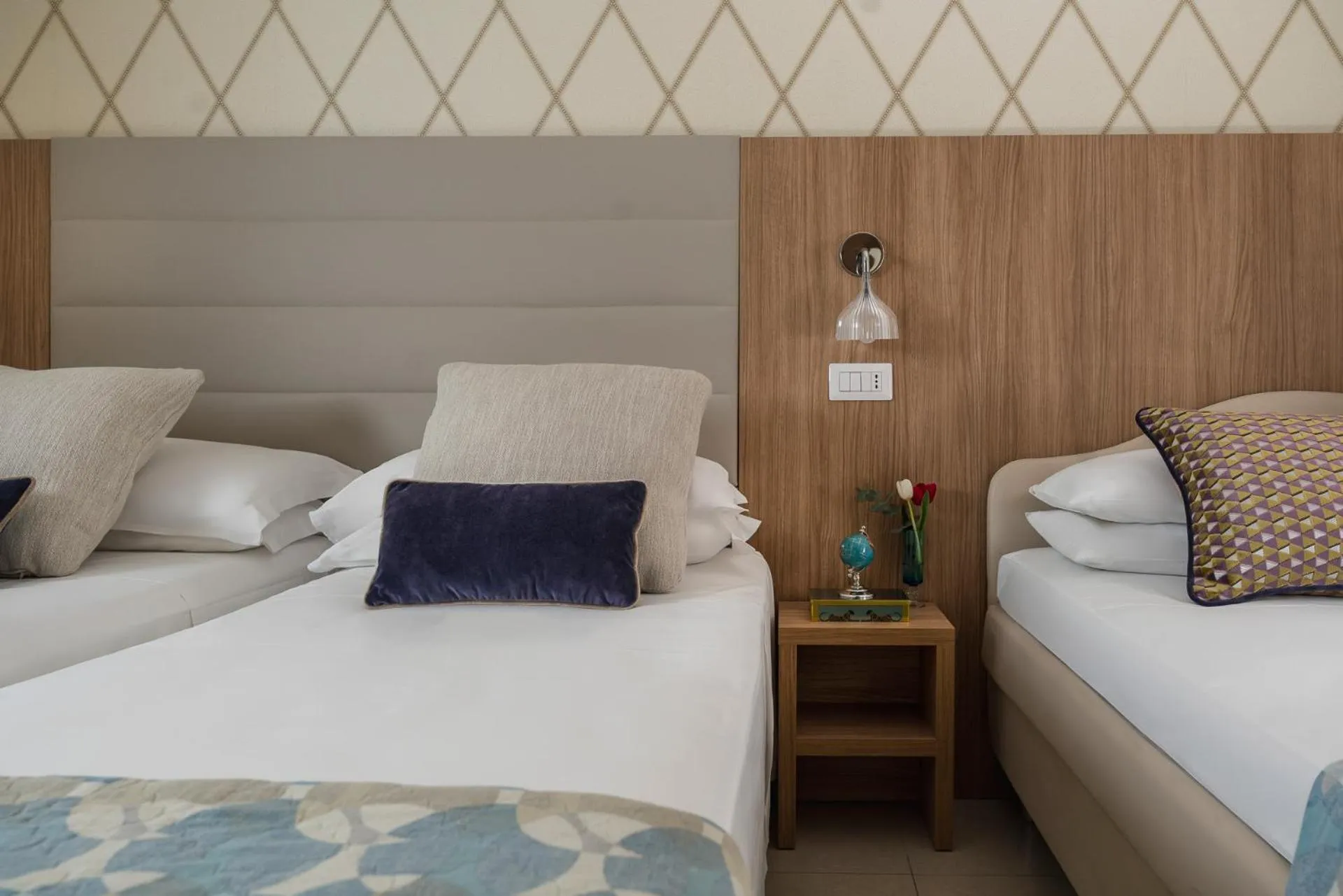 Bed in Hotel Calypso- Rimini Marina Centro