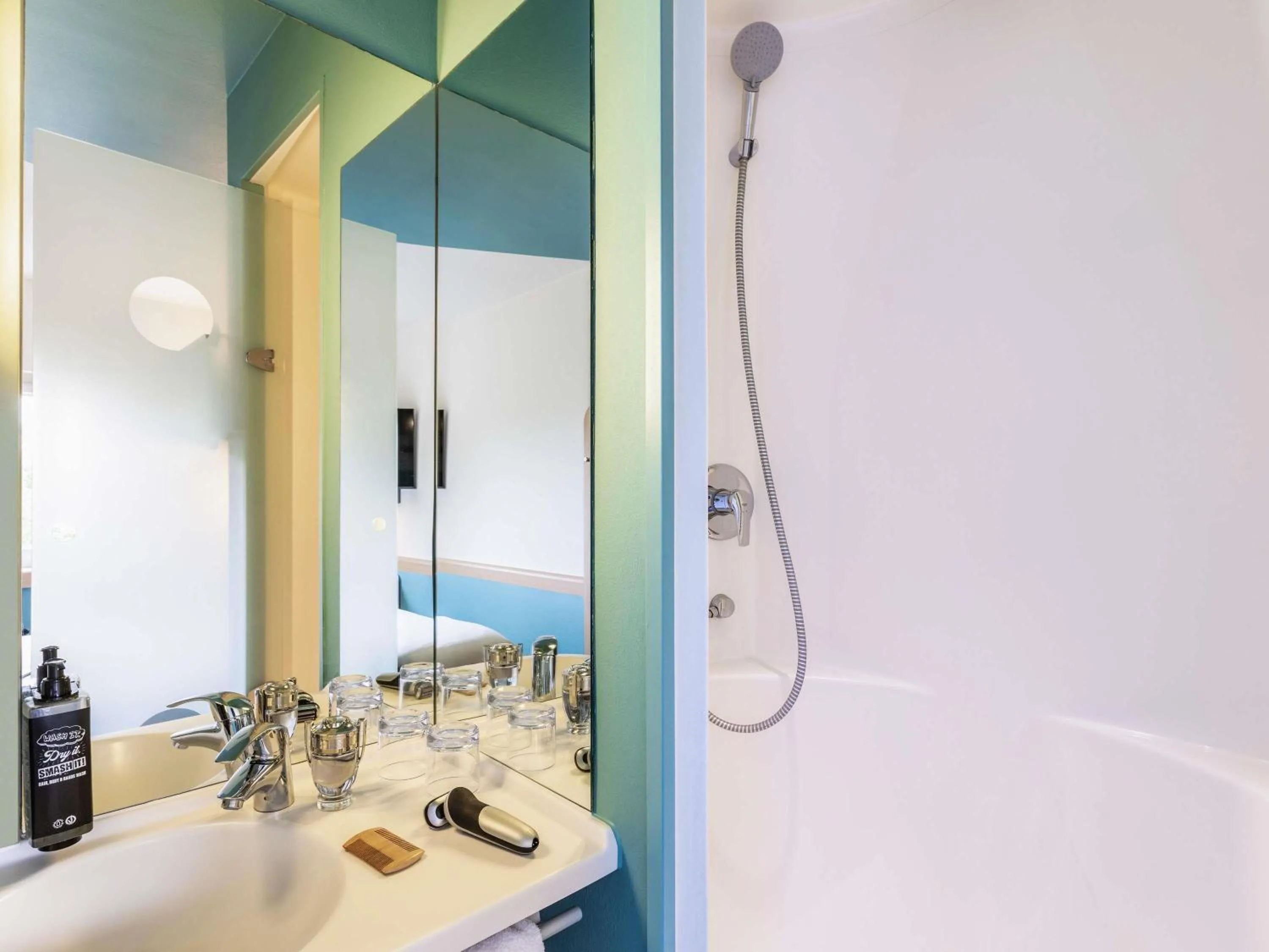 Bedroom in ibis budget Basel Pratteln