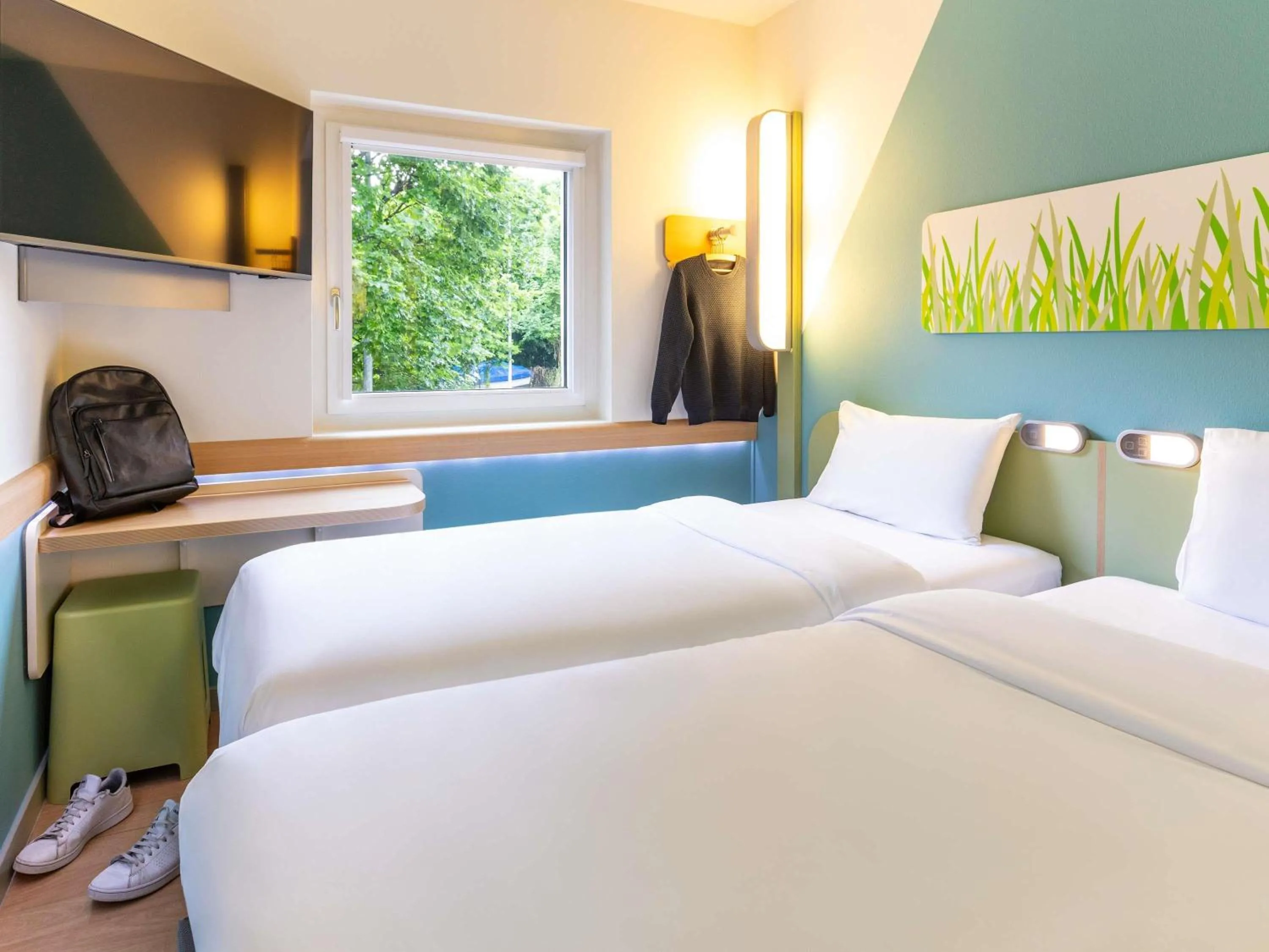 Bedroom, Bed in ibis budget Basel Pratteln