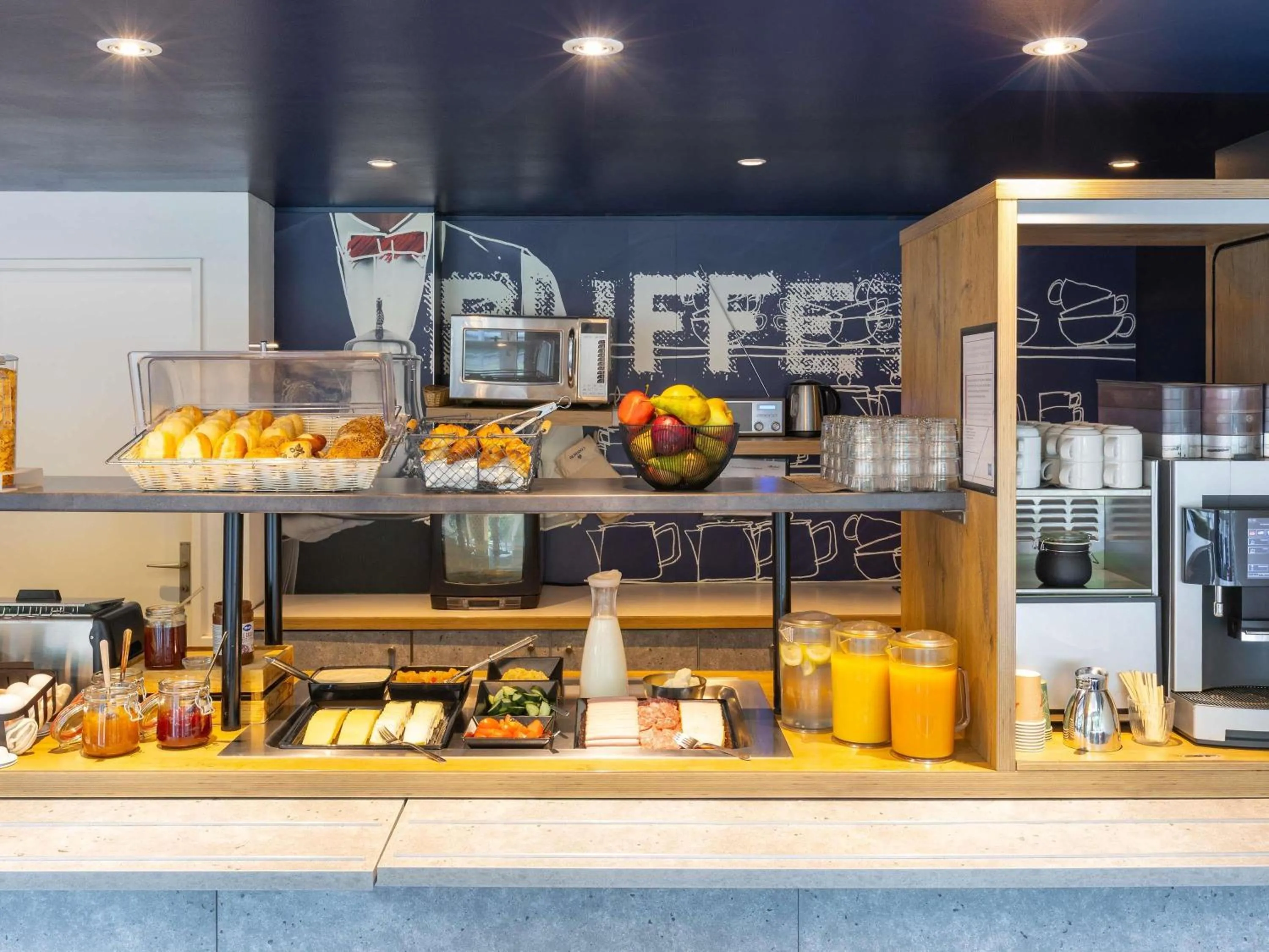 Breakfast in ibis budget Basel Pratteln