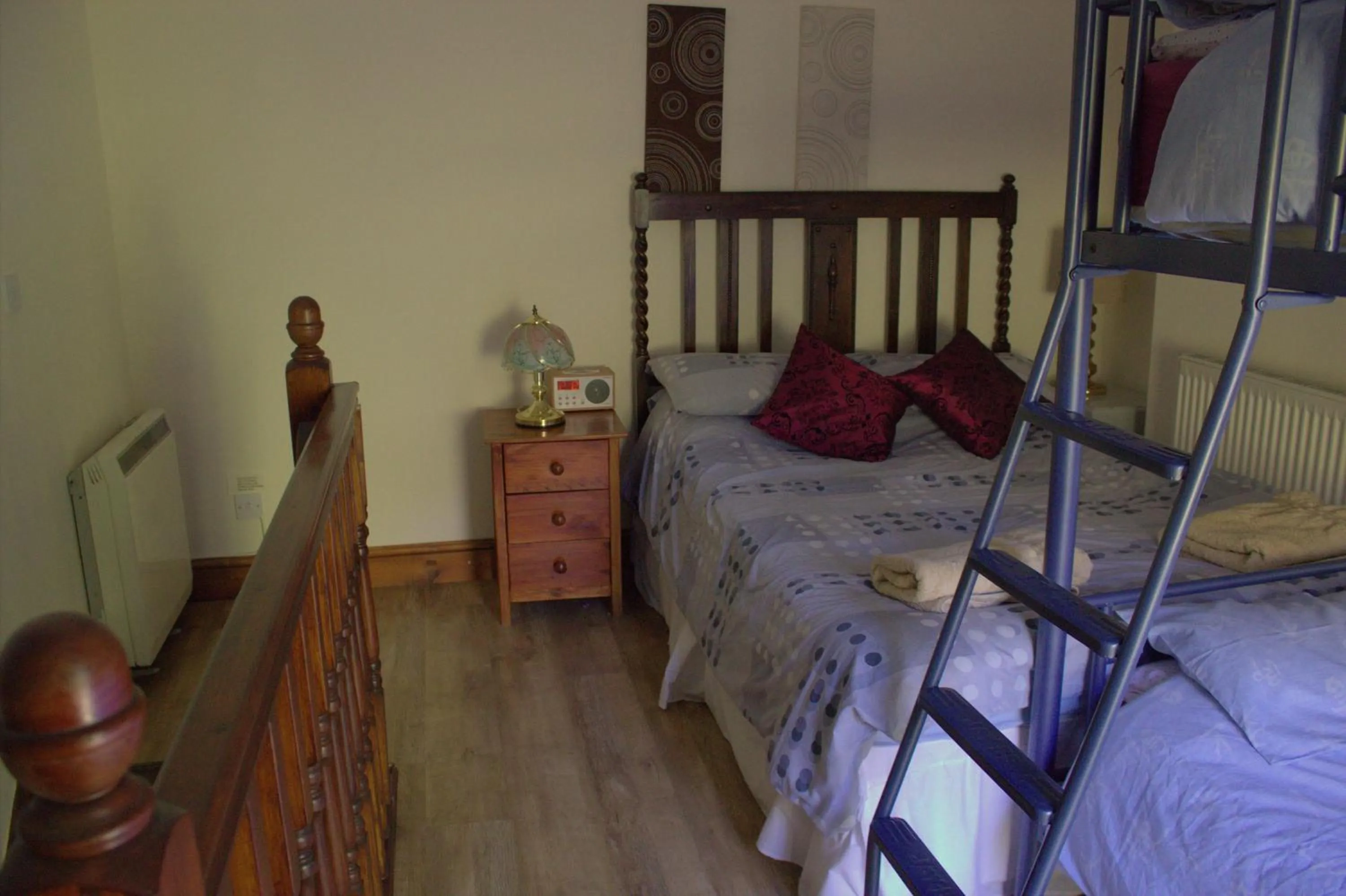 Photo of the whole room, Bed in Penybryn Cottages