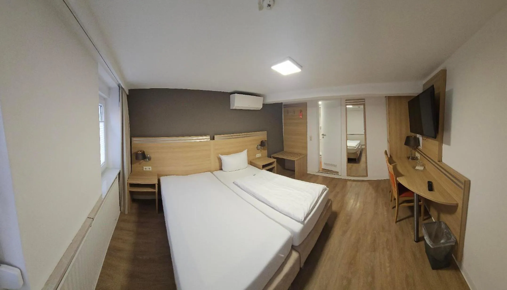 Bed in Hotel Altes Weinhaus