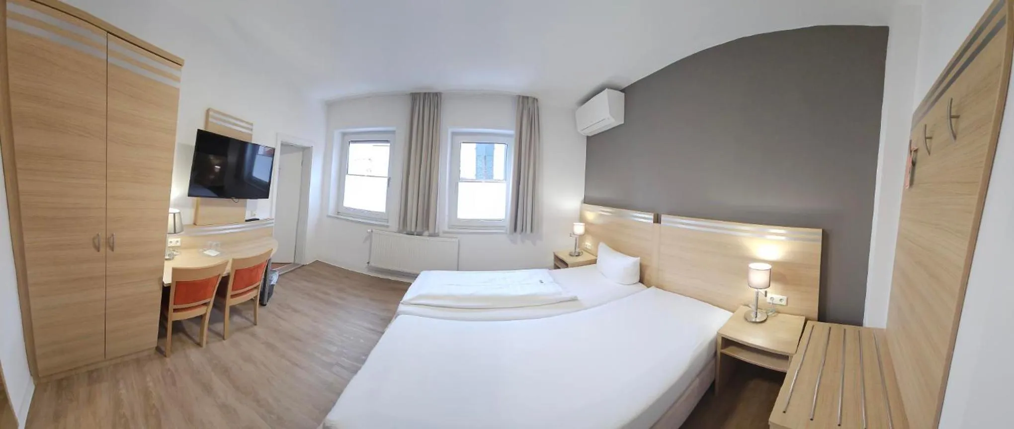 Bed in Hotel Altes Weinhaus