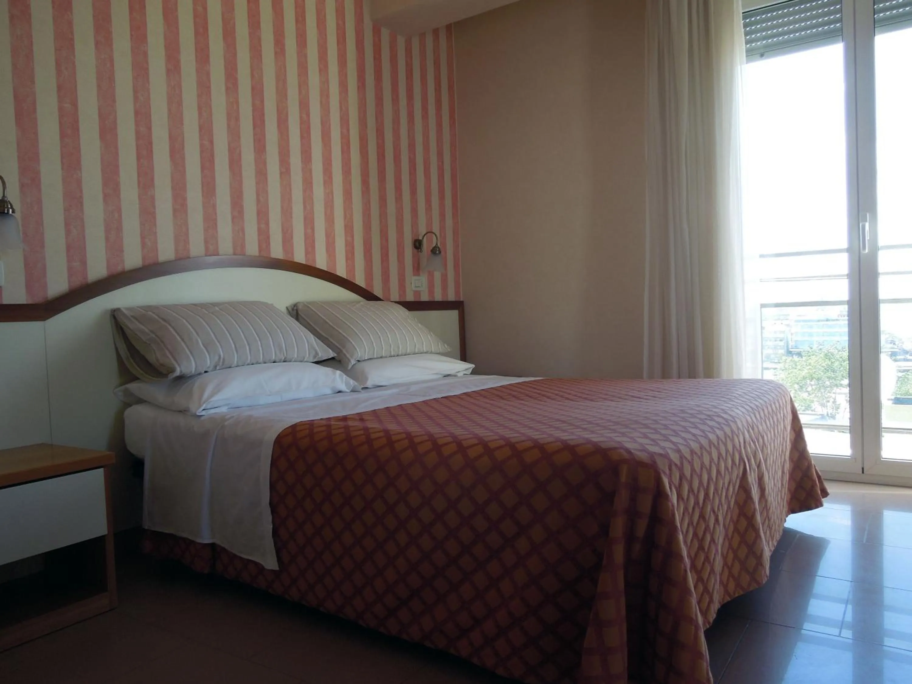 Bed in Hotel Mondial