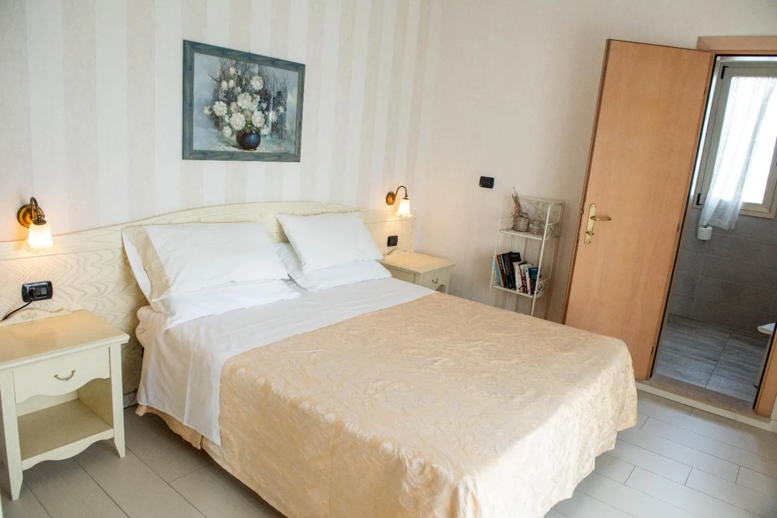 Bed in Hotel Mondial