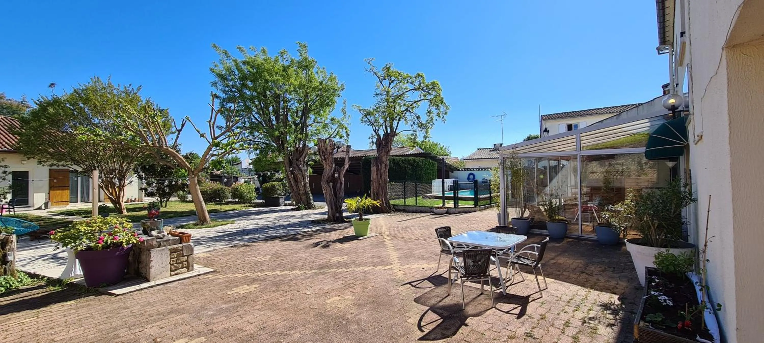 Balcony/Terrace in Hotel Les Vieux Acacias