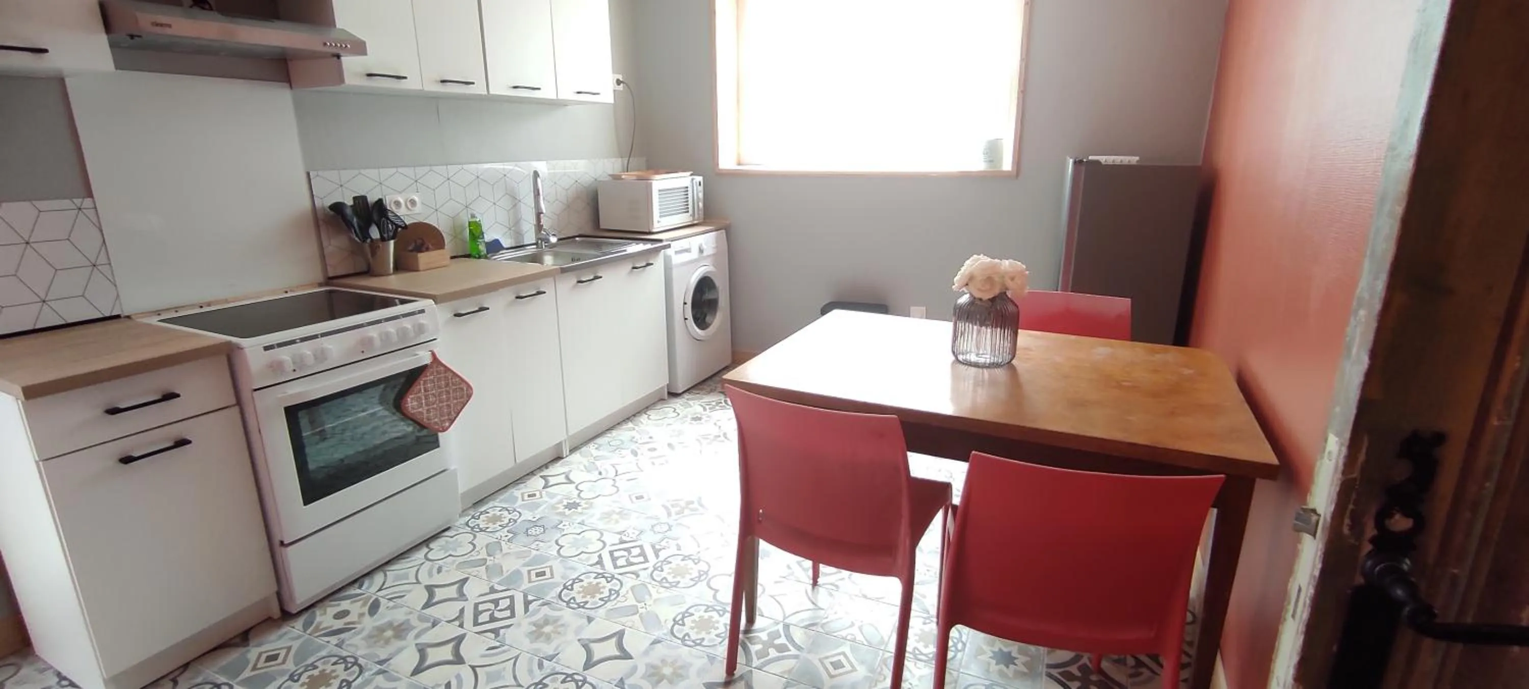 kitchen in Hotel Les Vieux Acacias