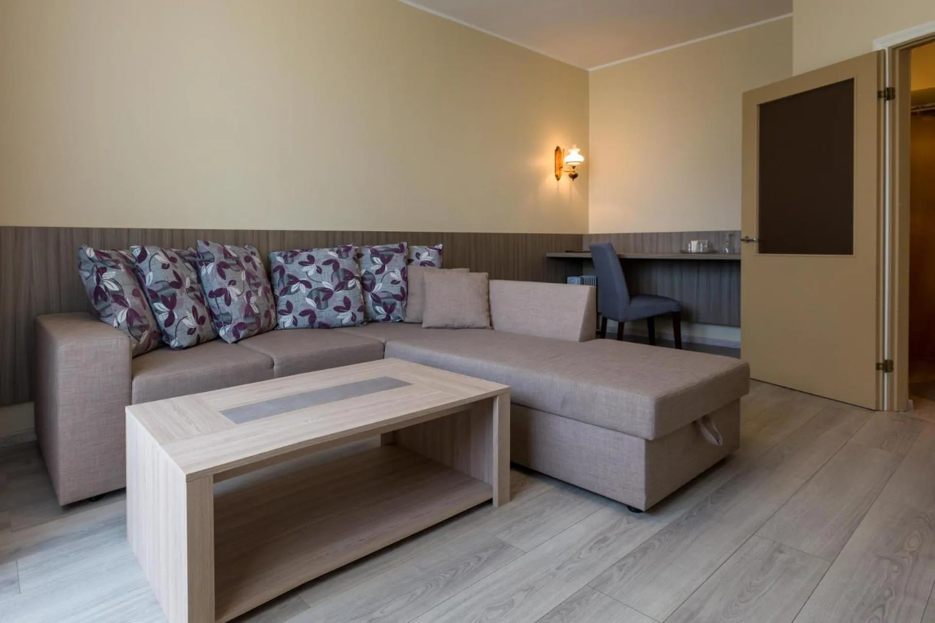 Living room in Viiking Spa Hotel