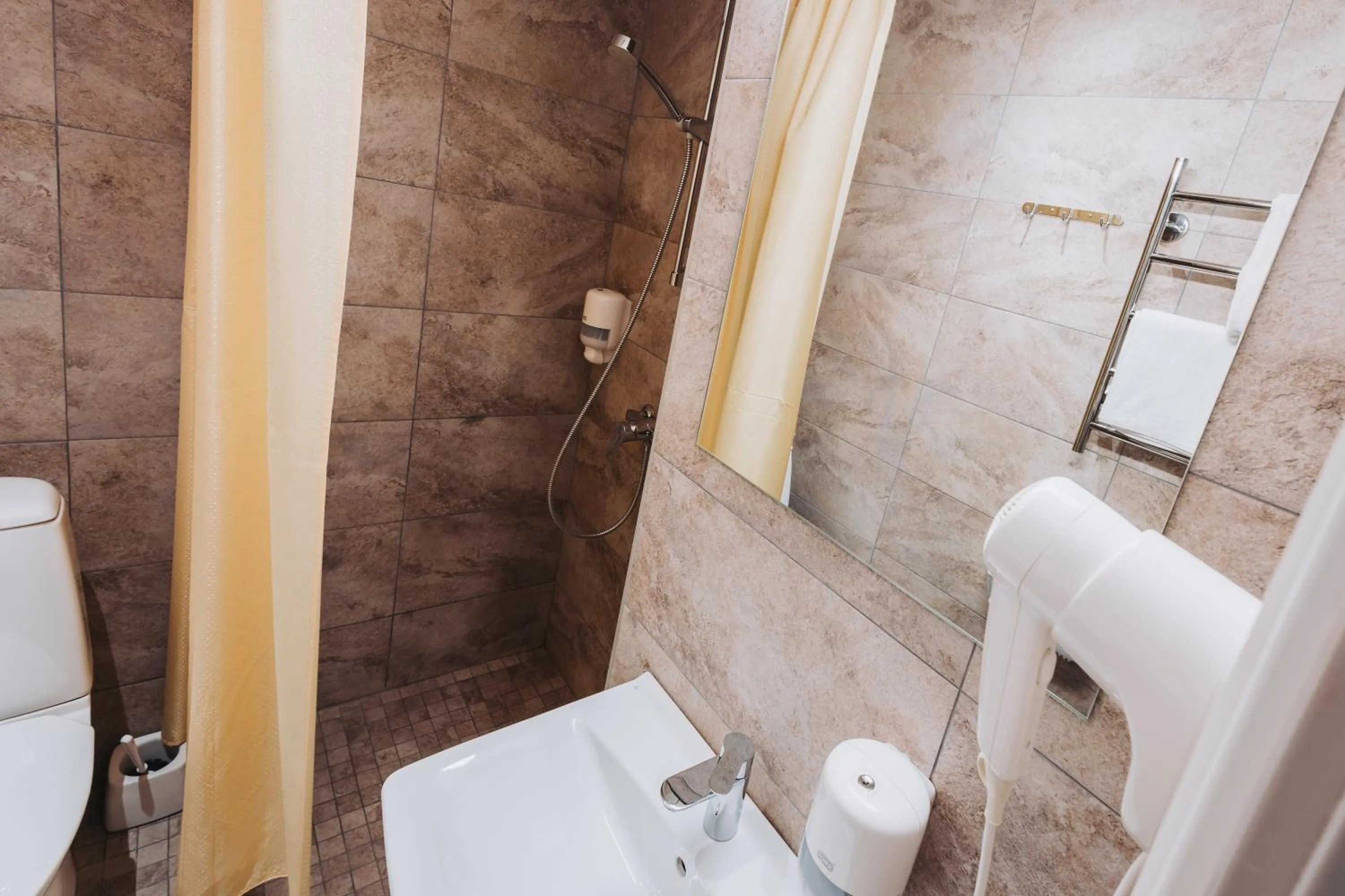 Shower in Viiking Spa Hotel