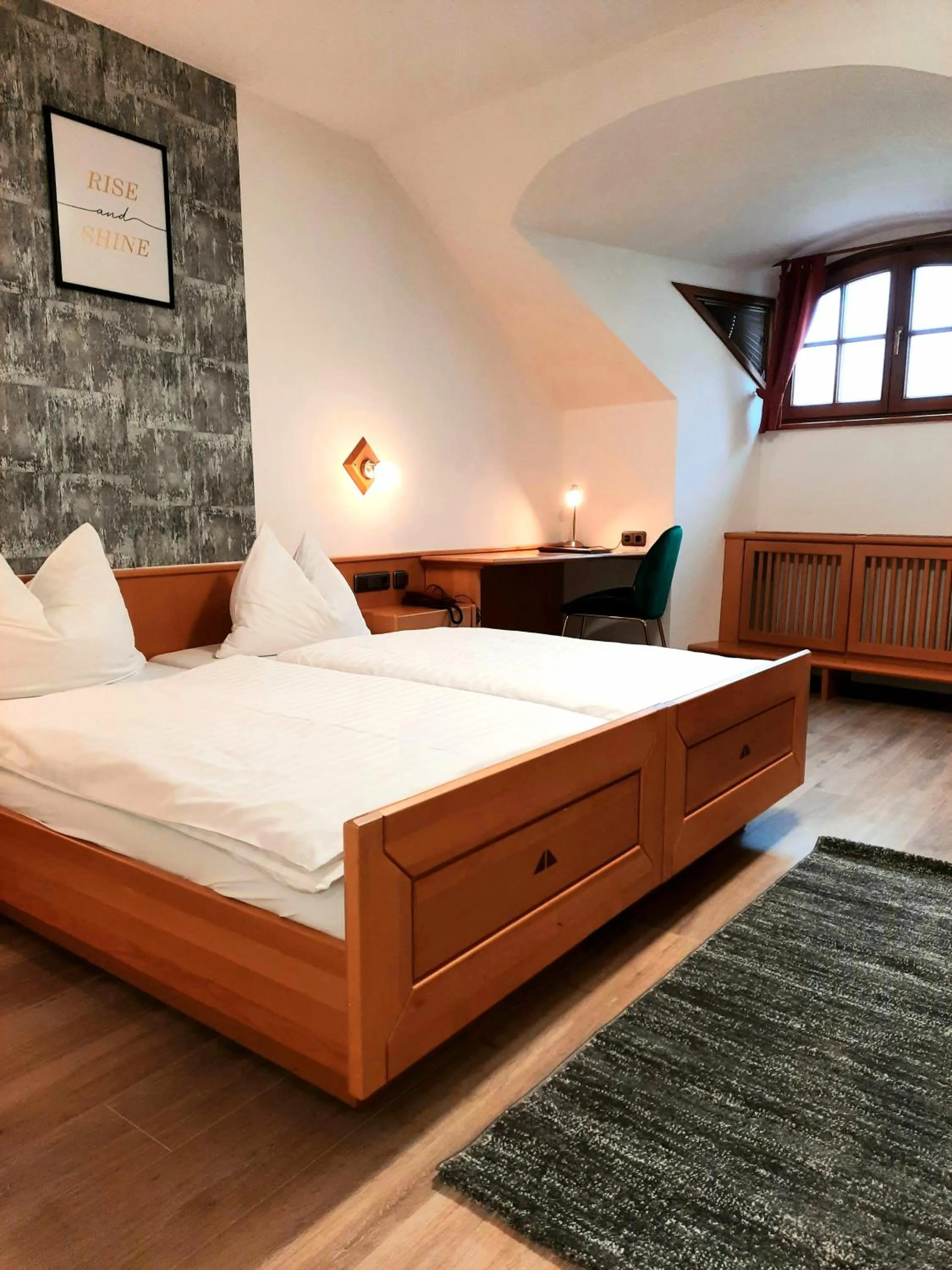 Bed in Hotel Zum Goldenen Hirschen