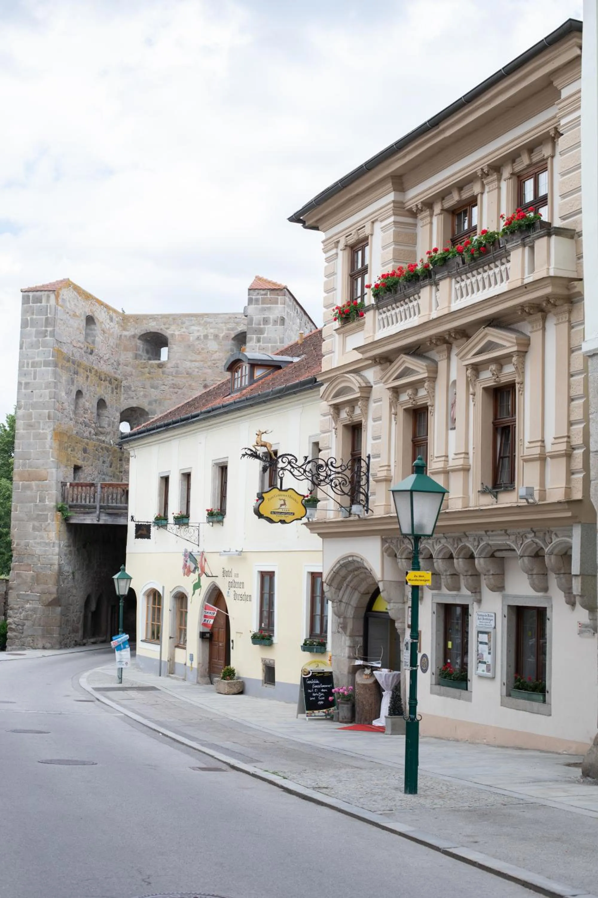 Facade/entrance in Hotel Zum Goldenen Hirschen