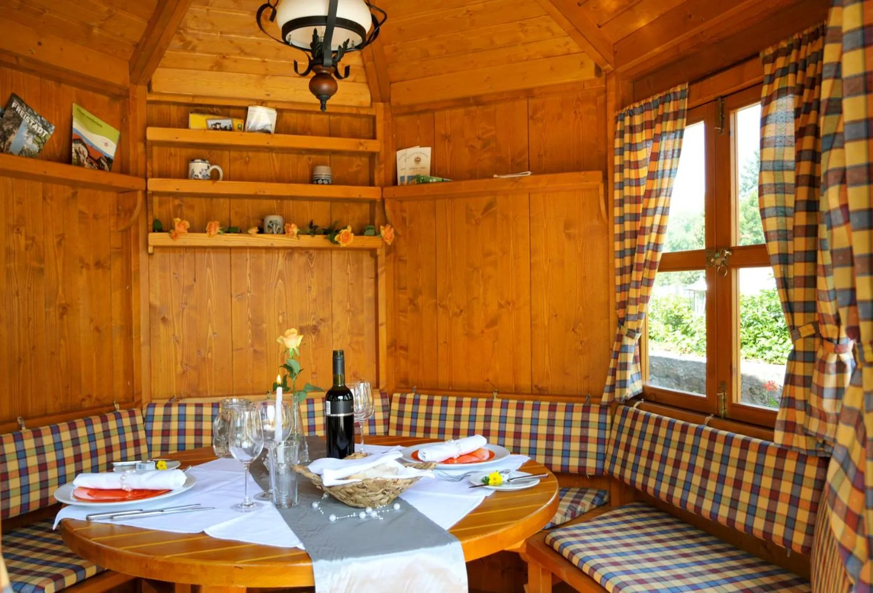 Restaurant/places to eat in Hotel Zum Goldenen Hirschen