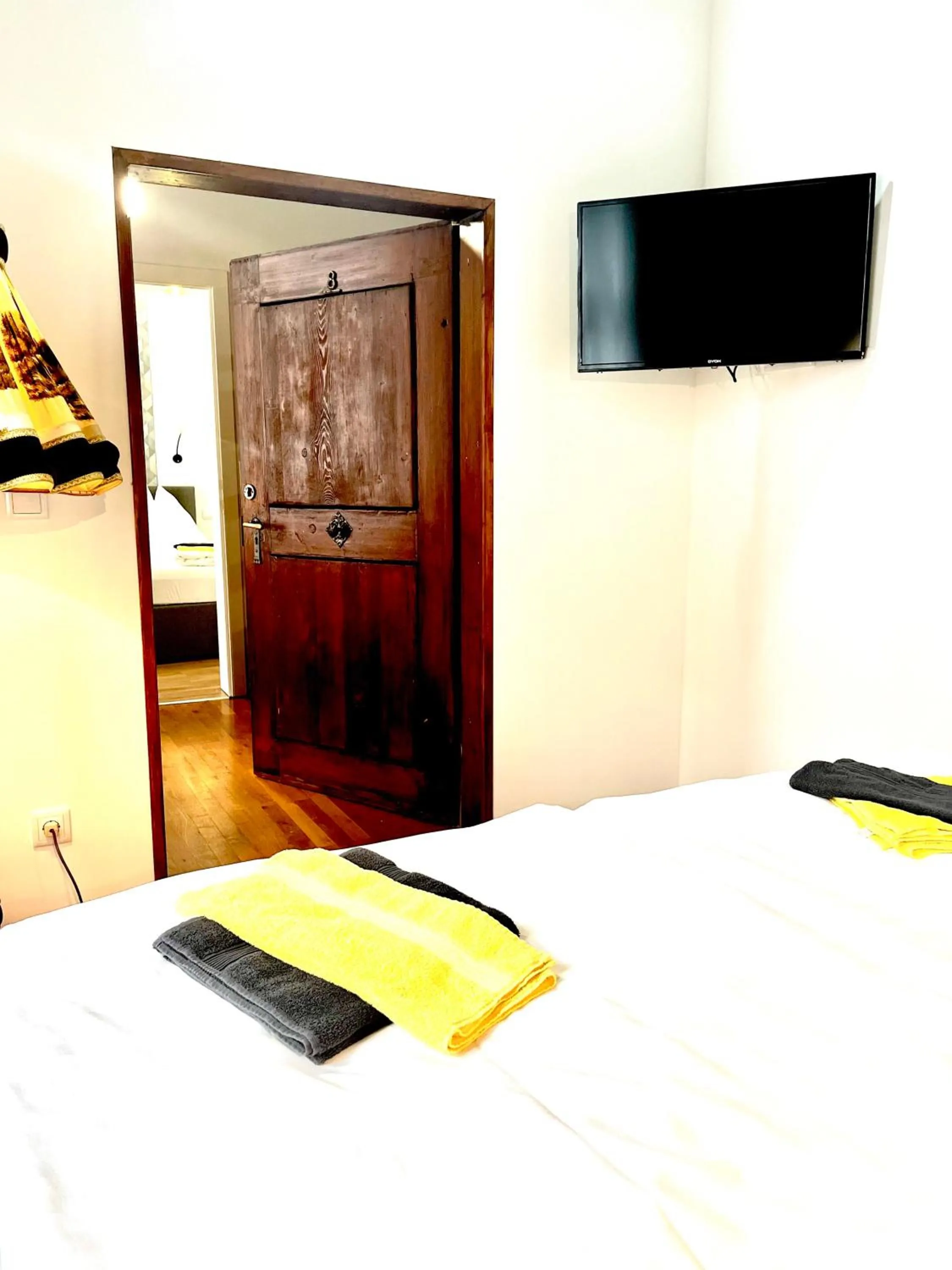 Bed in Hotel Zum Goldenen Hirschen