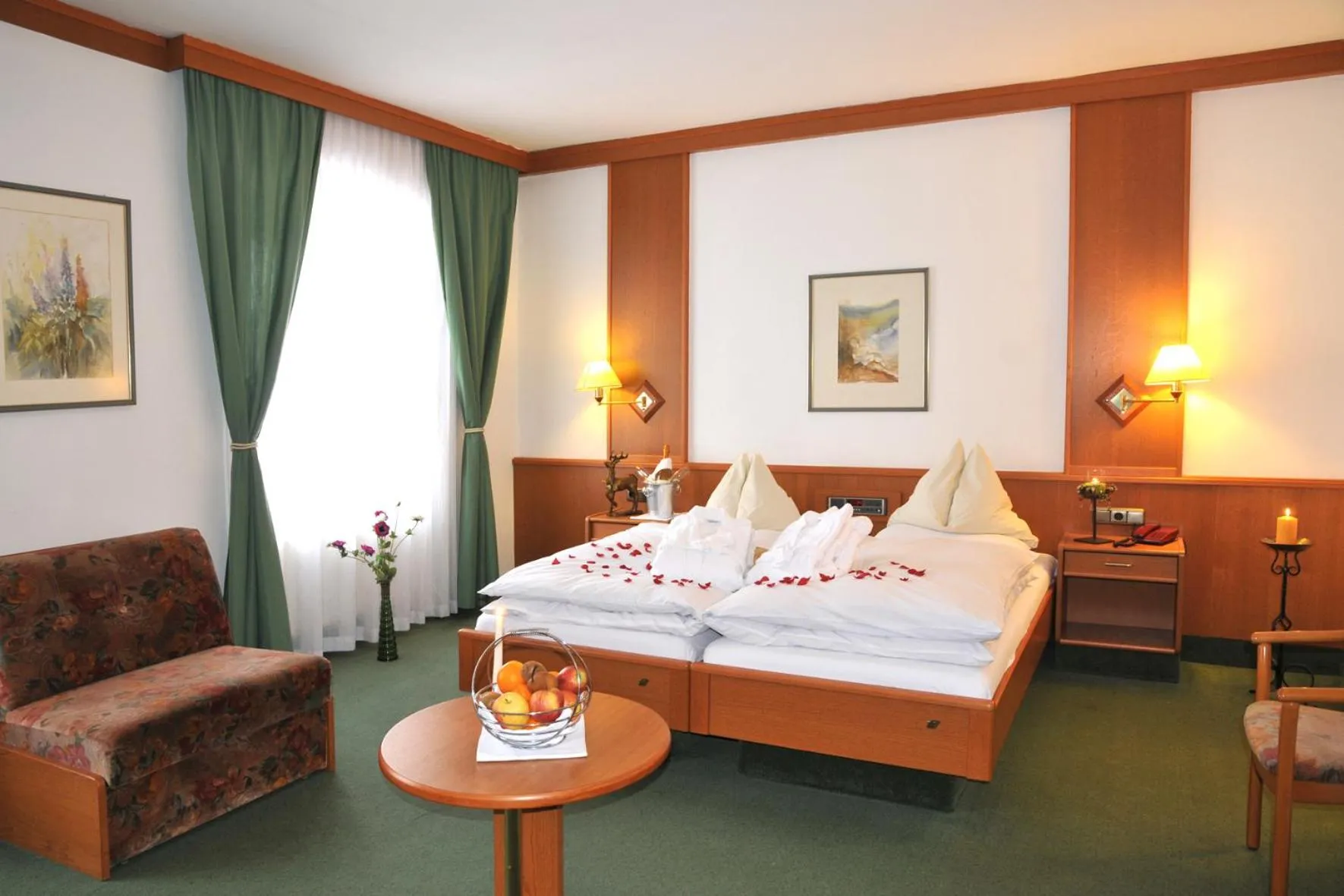 Photo of the whole room, Bed in Hotel Zum Goldenen Hirschen