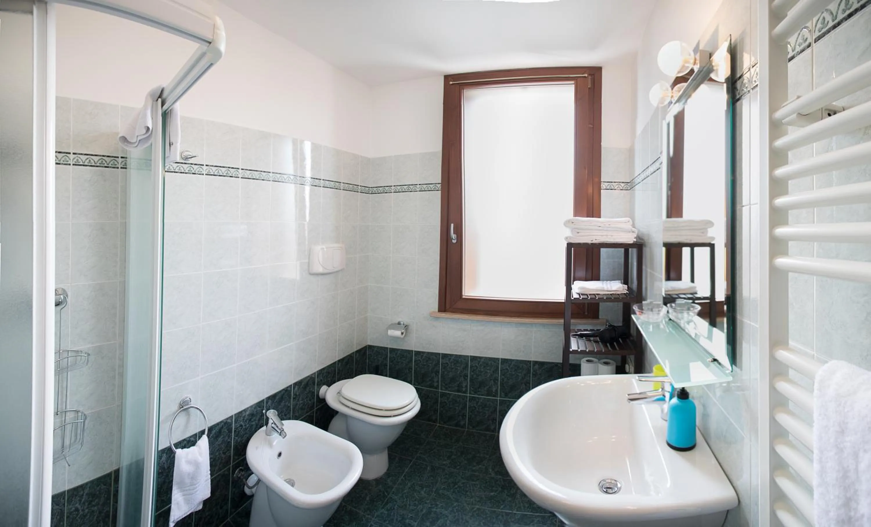 Shower in Verona Class ApartHotel "Residenze del Cuore"