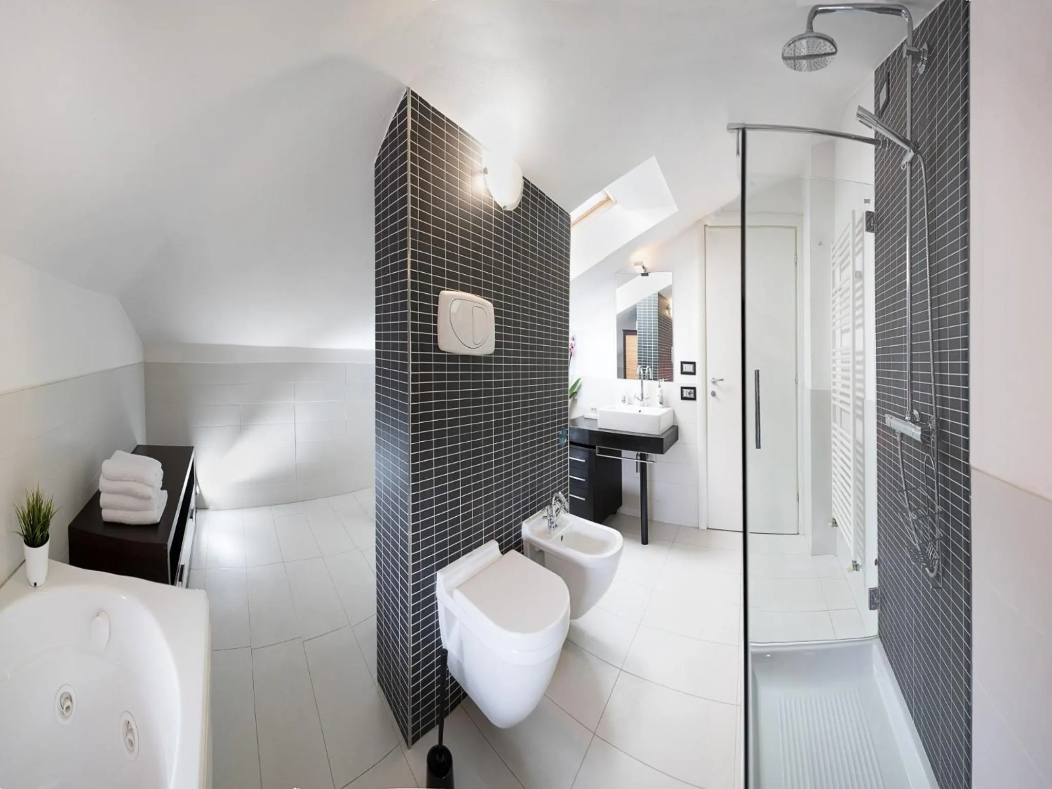 Bathroom in Verona Class ApartHotel "Residenze del Cuore"