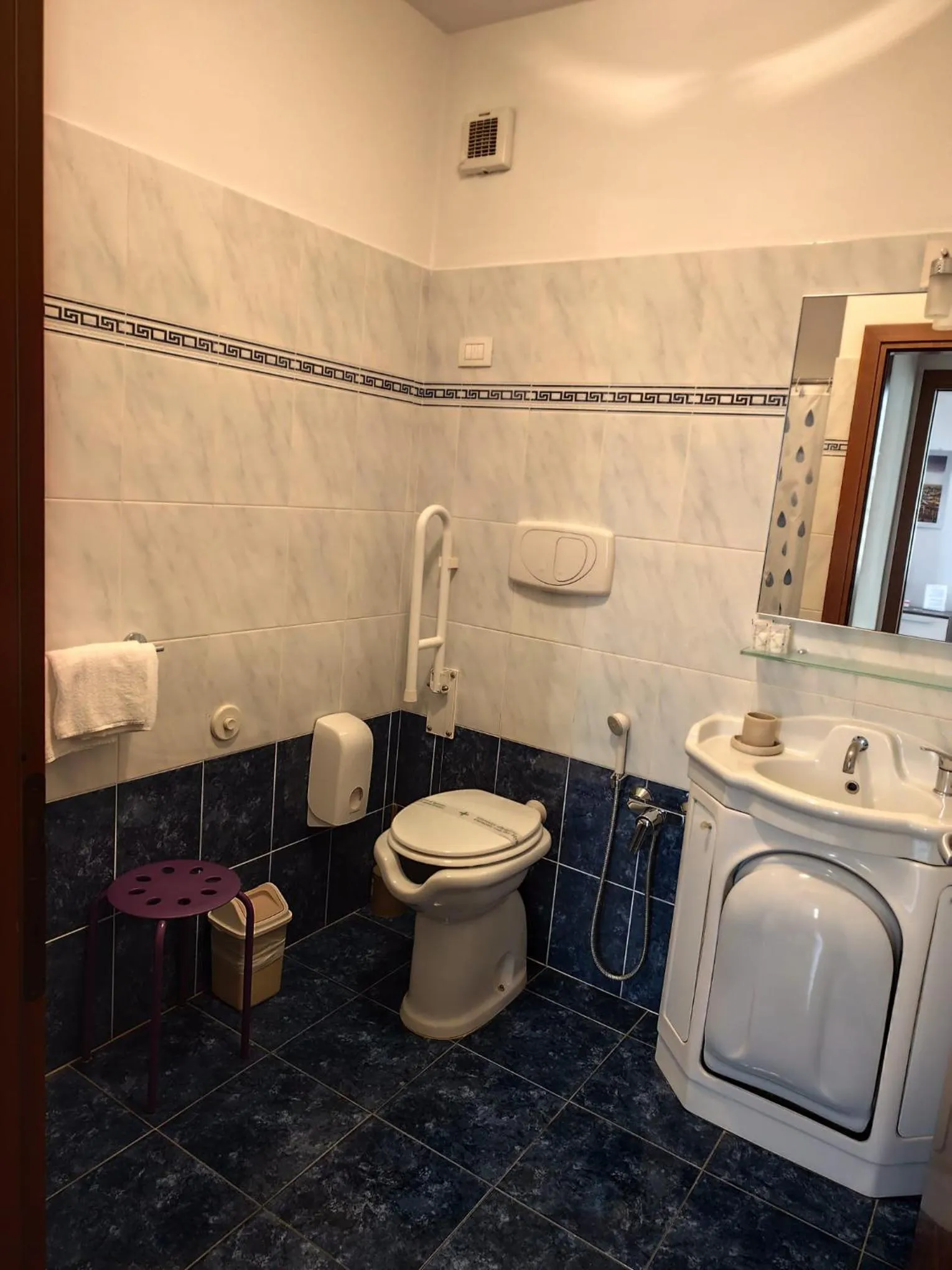 Bathroom in Verona Class ApartHotel "Residenze del Cuore"