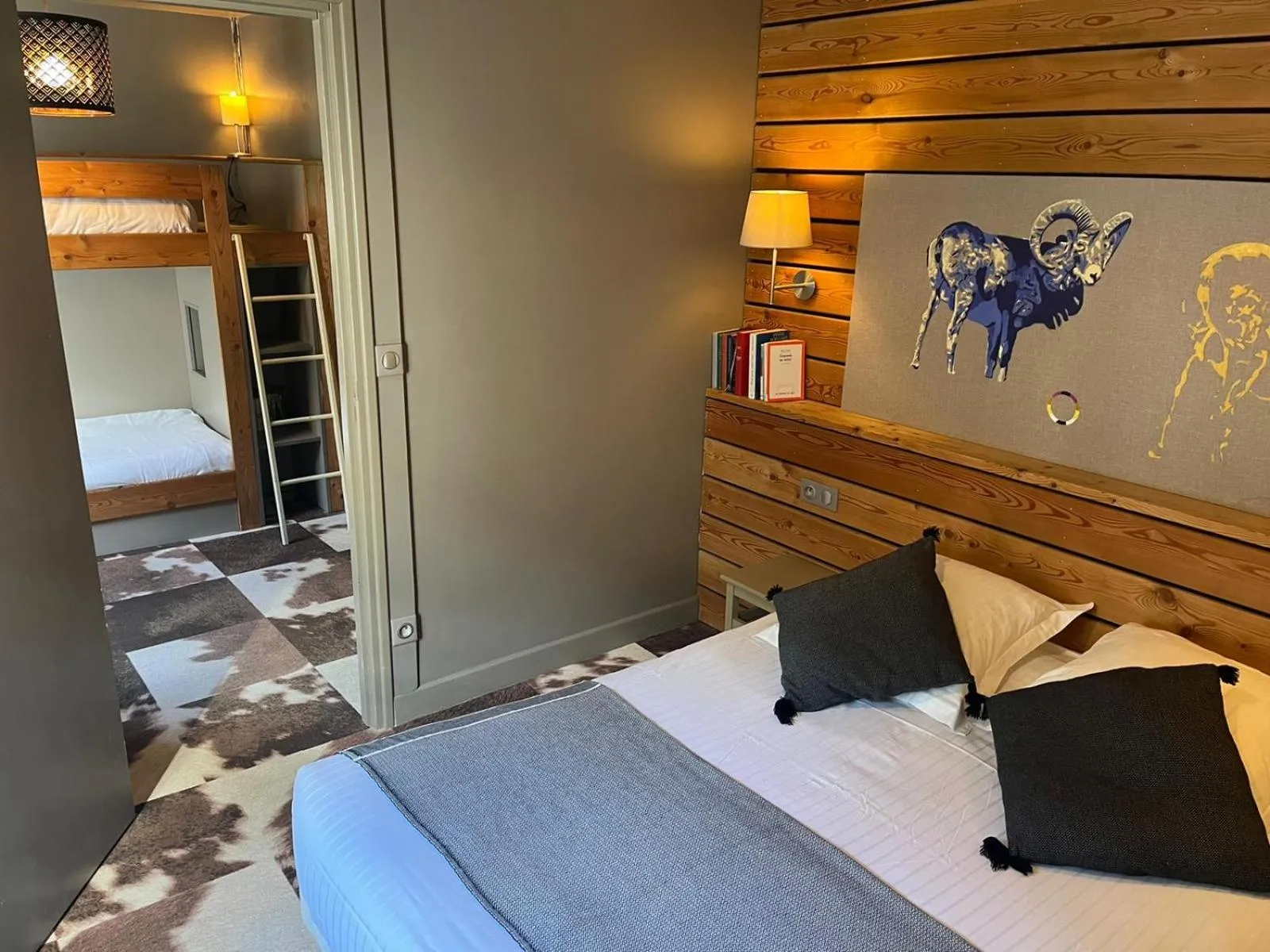 Bed in Hôtel de Russie