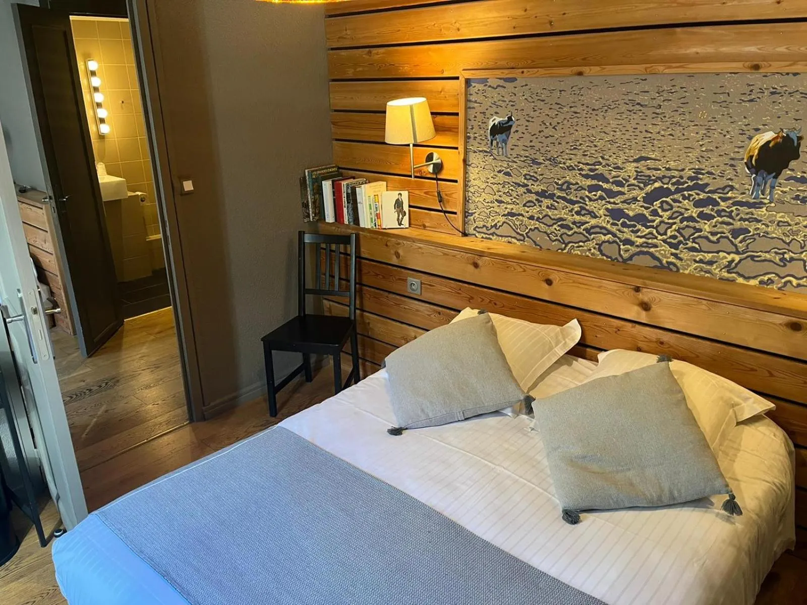 Bed in Hôtel de Russie