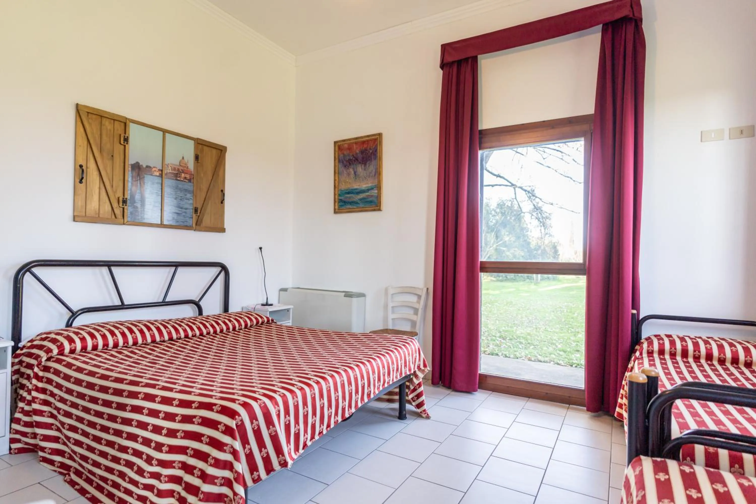 Bed in Hotel Il Lato Azzurro - Isola di Sant'Erasmo - NO VEHICLES ACCESS