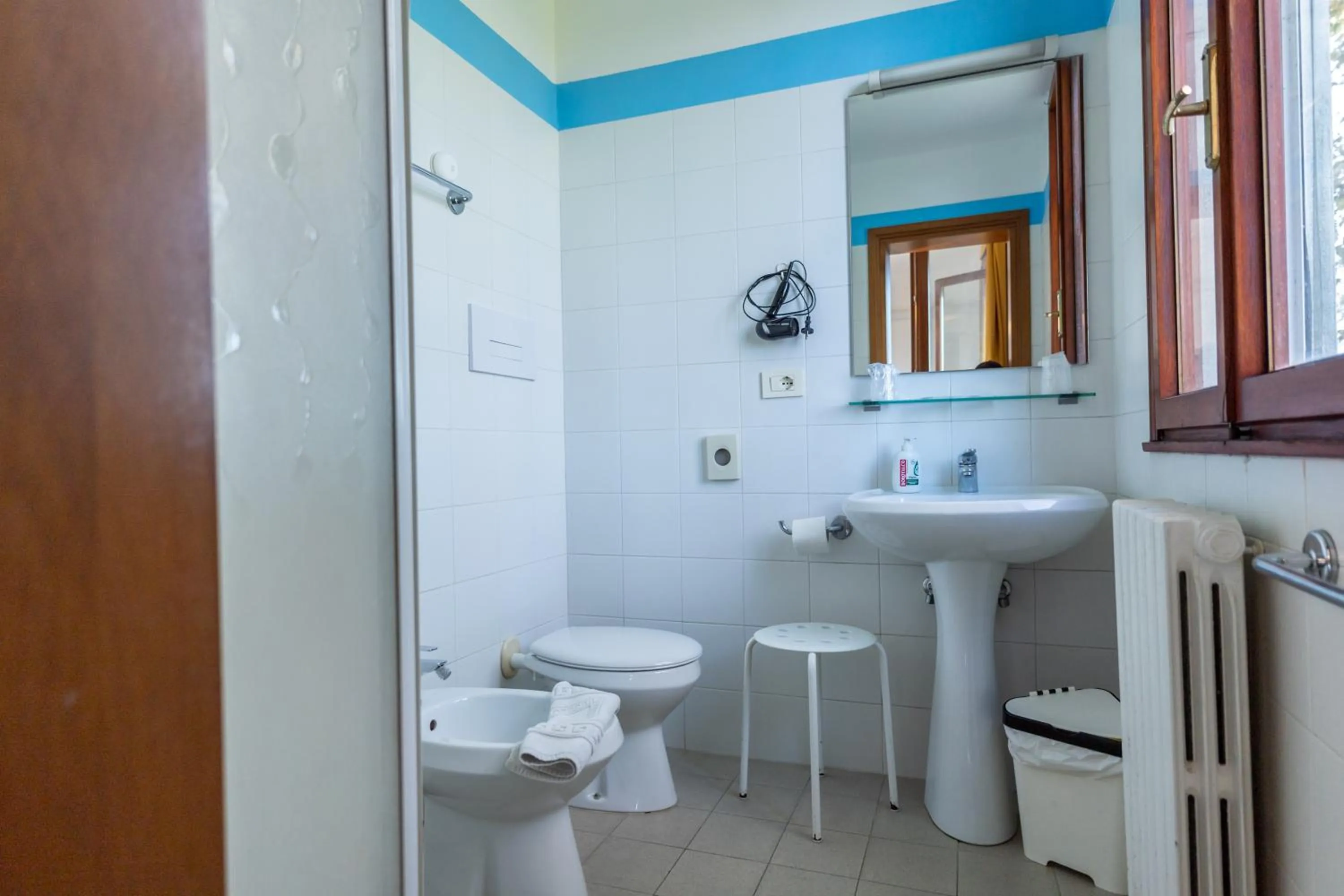 Shower in Hotel Il Lato Azzurro - Isola di Sant'Erasmo - NO VEHICLES ACCESS