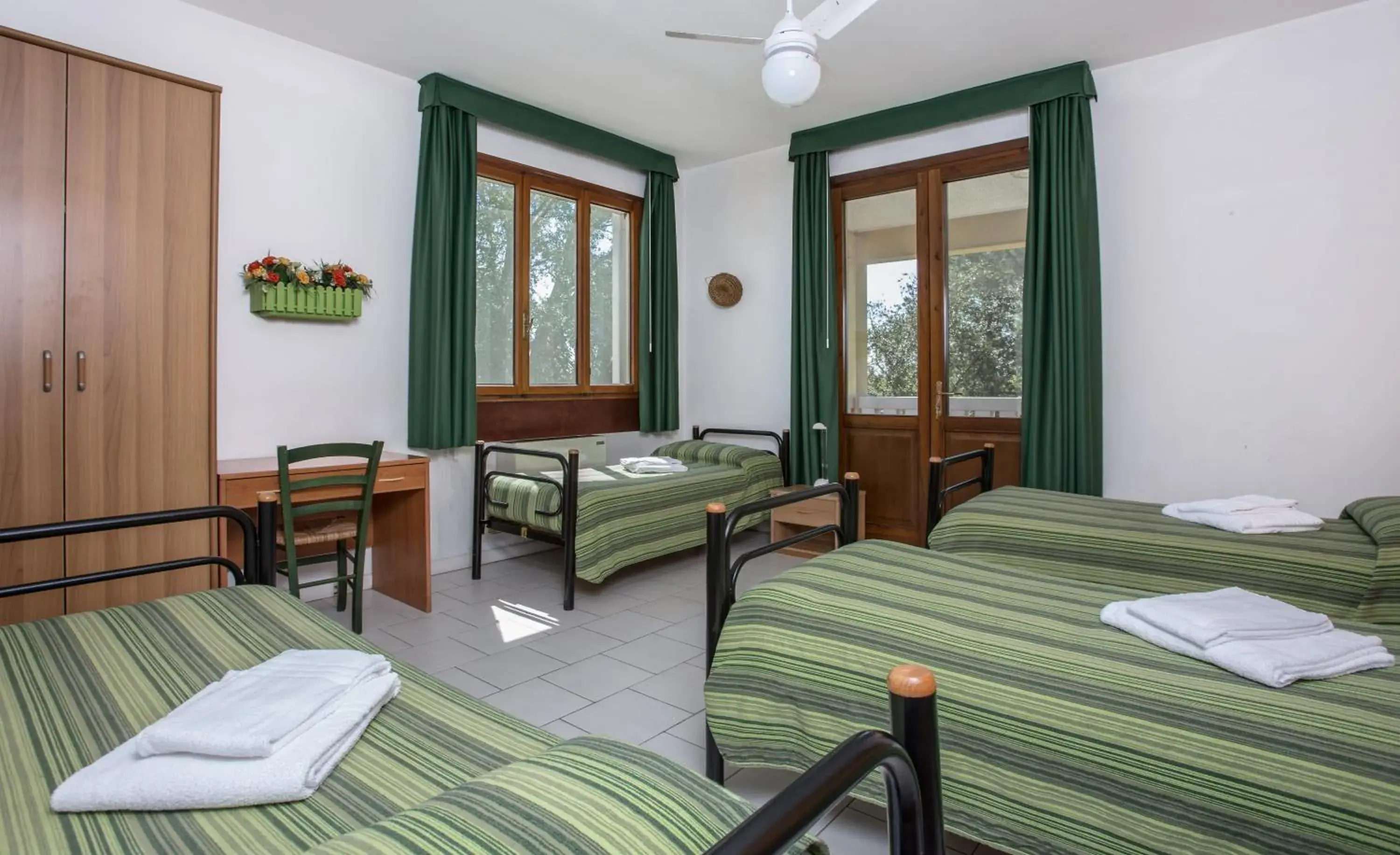 Photo of the whole room, Bed in Hotel Il Lato Azzurro - Isola di Sant'Erasmo - NO VEHICLES ACCESS Photo of the whole room, Bed in Hotel Il Lato Azzurro - Isola di Sant'Erasmo - NO VEHICLES ACCESS