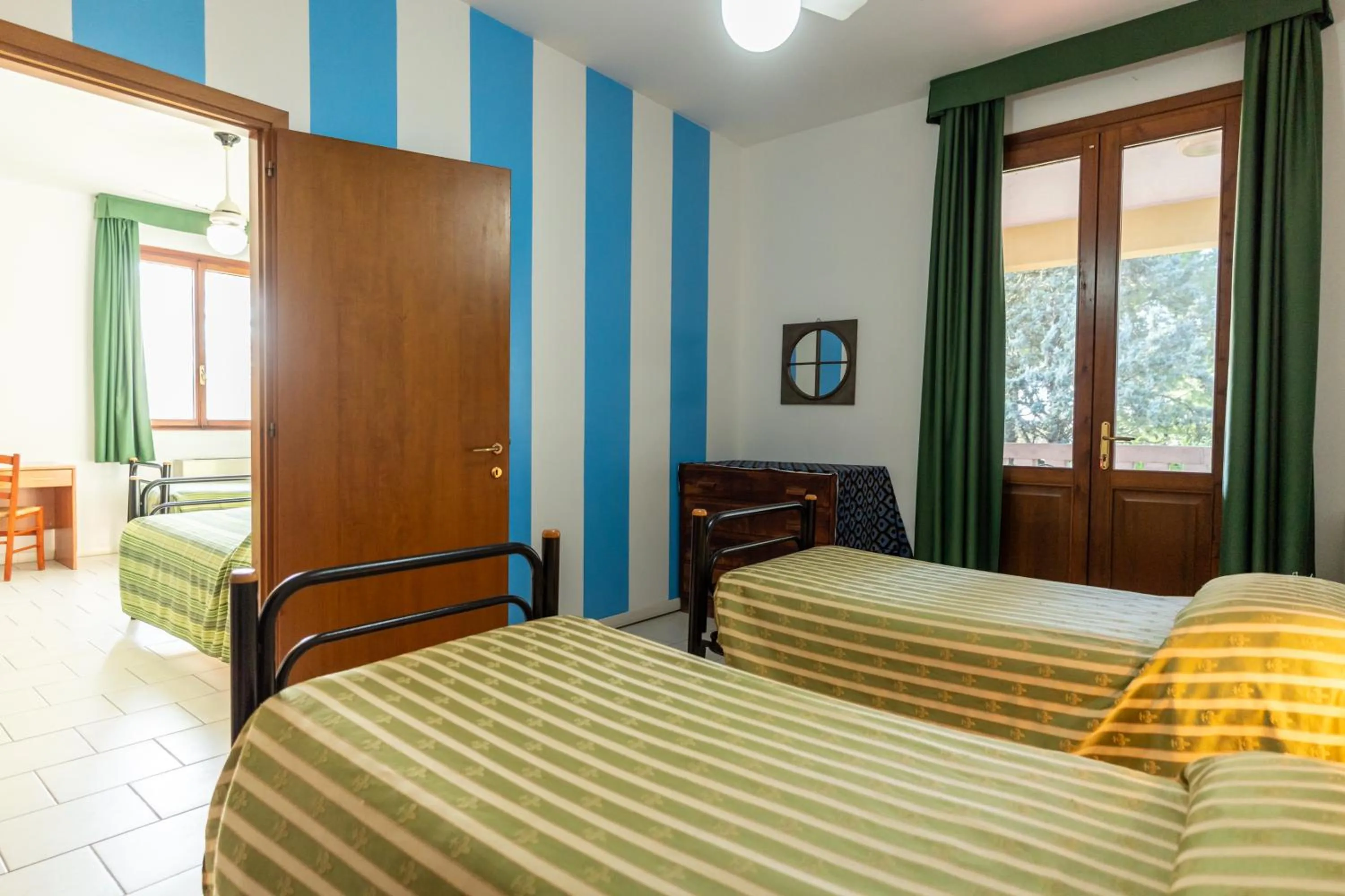 Bed in Hotel Il Lato Azzurro - Isola di Sant'Erasmo - NO VEHICLES ACCESS