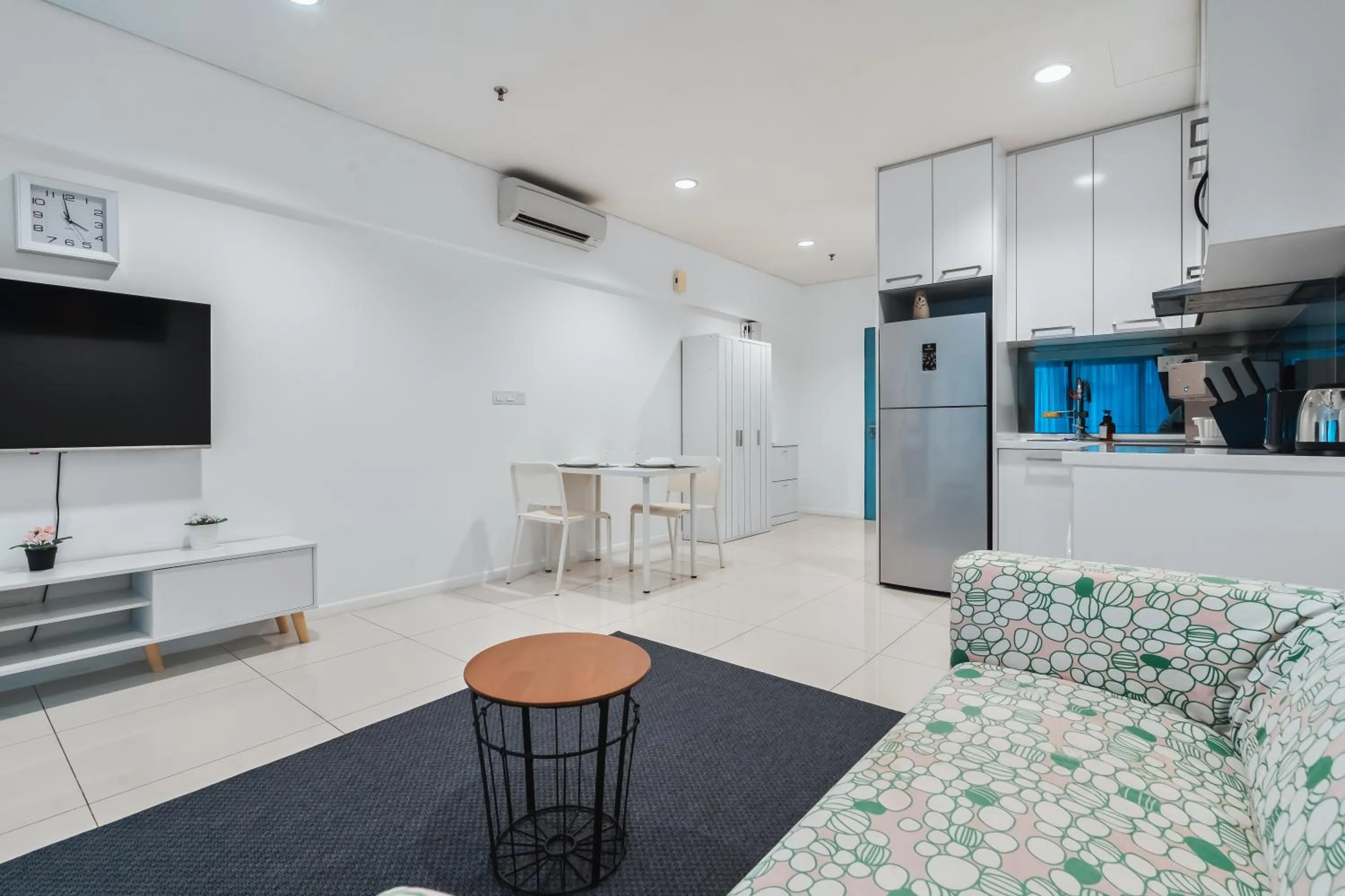 Living room in Summer Suites KLCC Apartments by soulasia