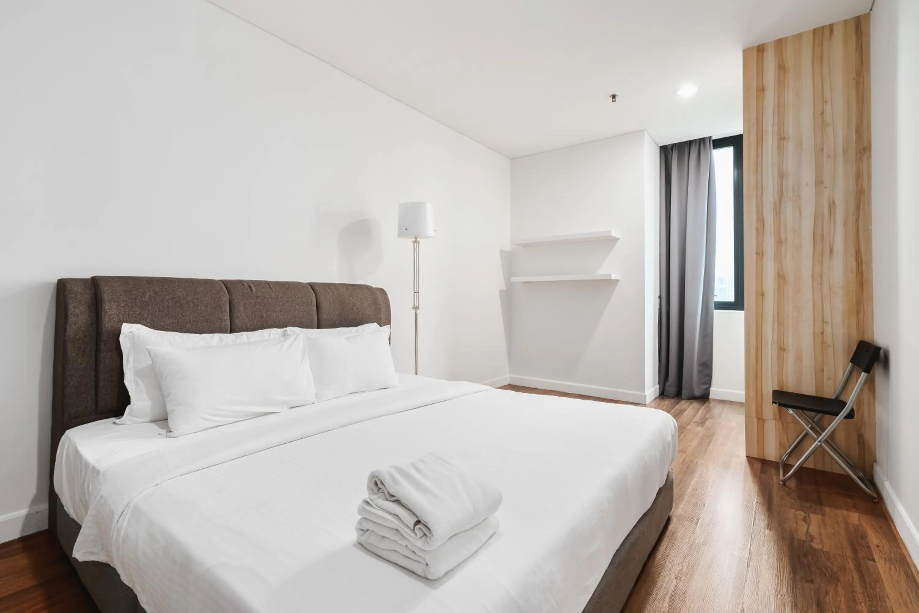 Bedroom, Bed in Summer Suites KLCC Apartments by soulasia