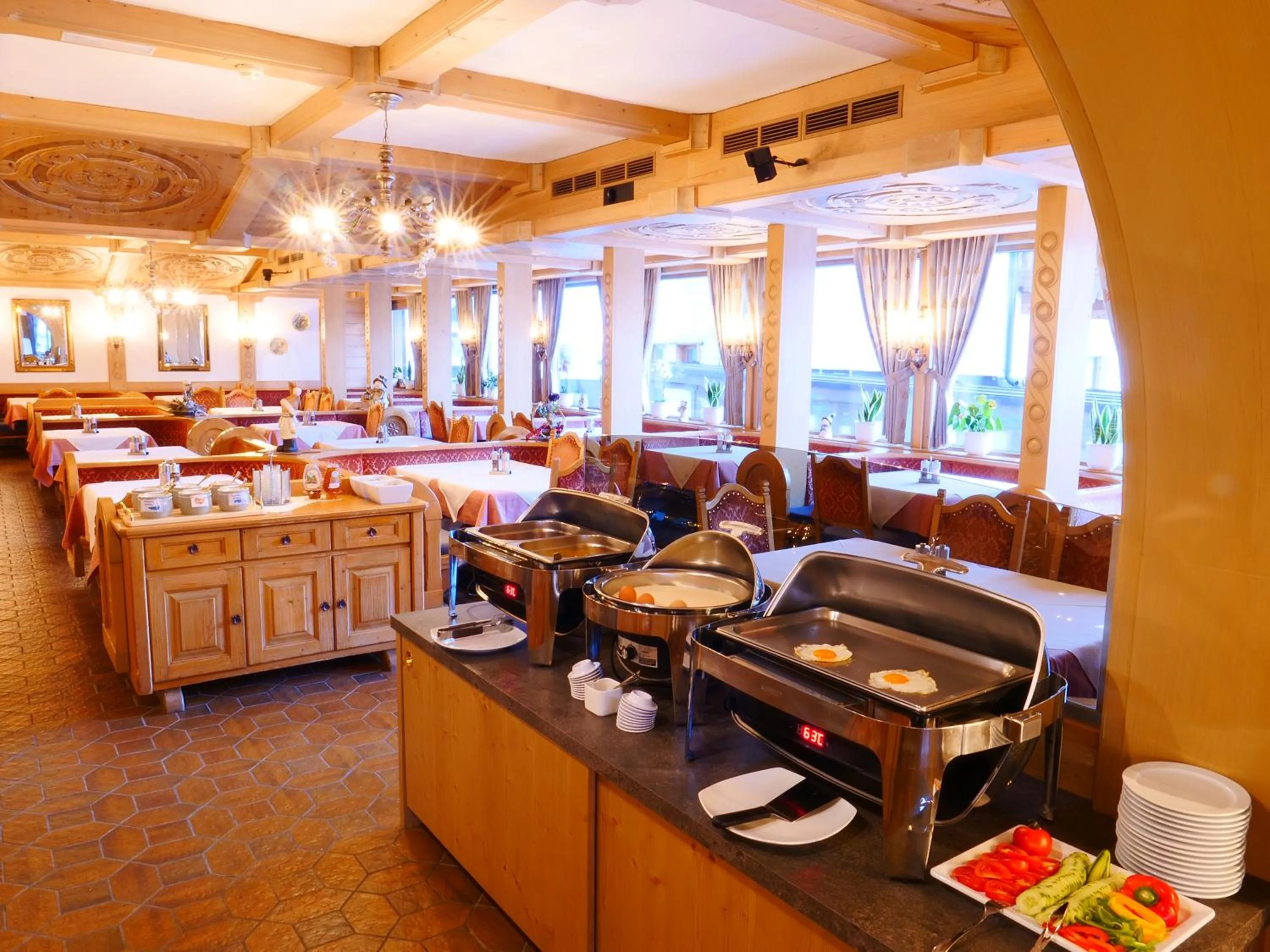 Buffet breakfast in Parkhotel Sölden