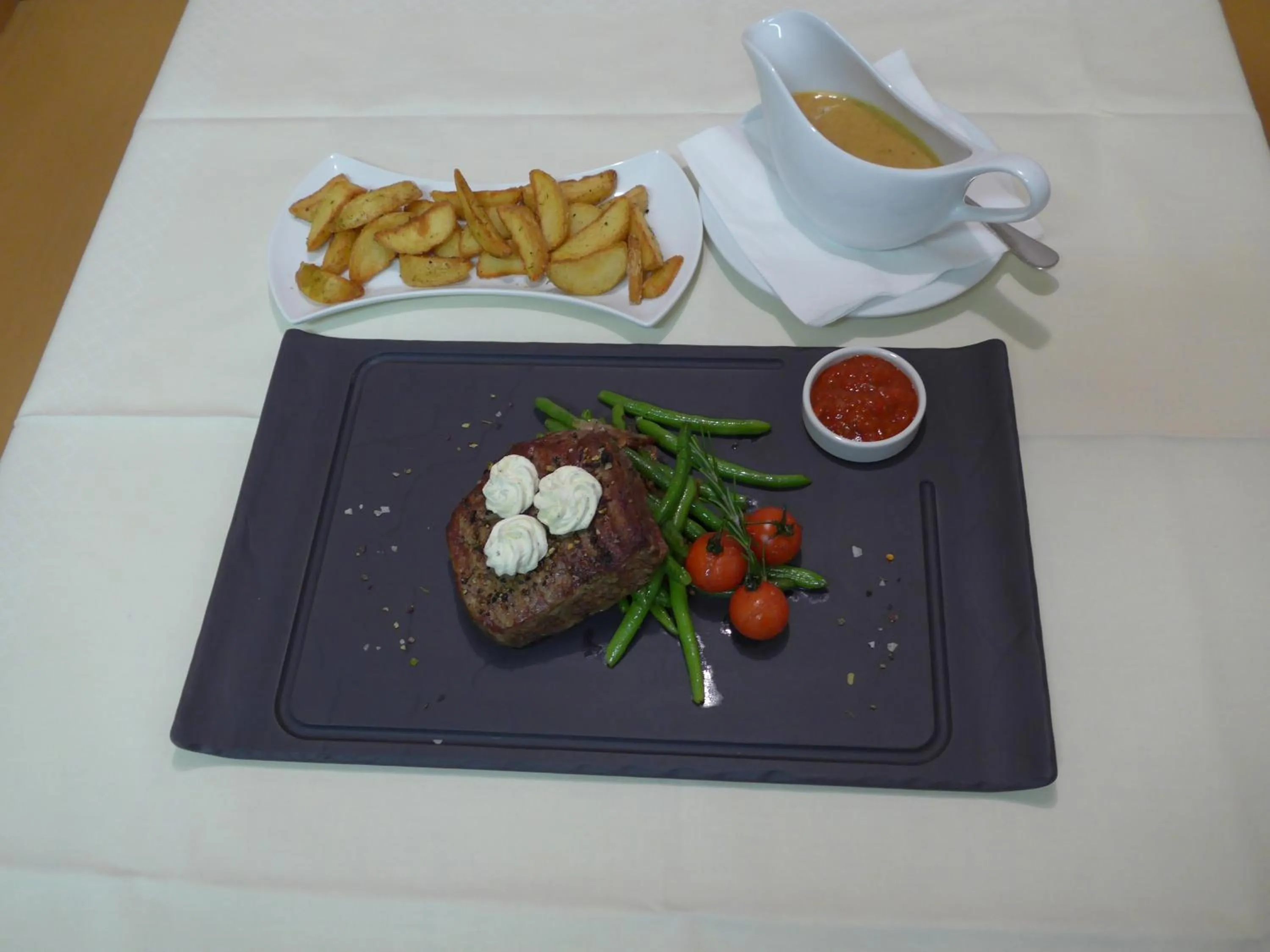 Restaurant/places to eat in Parkhotel Sölden