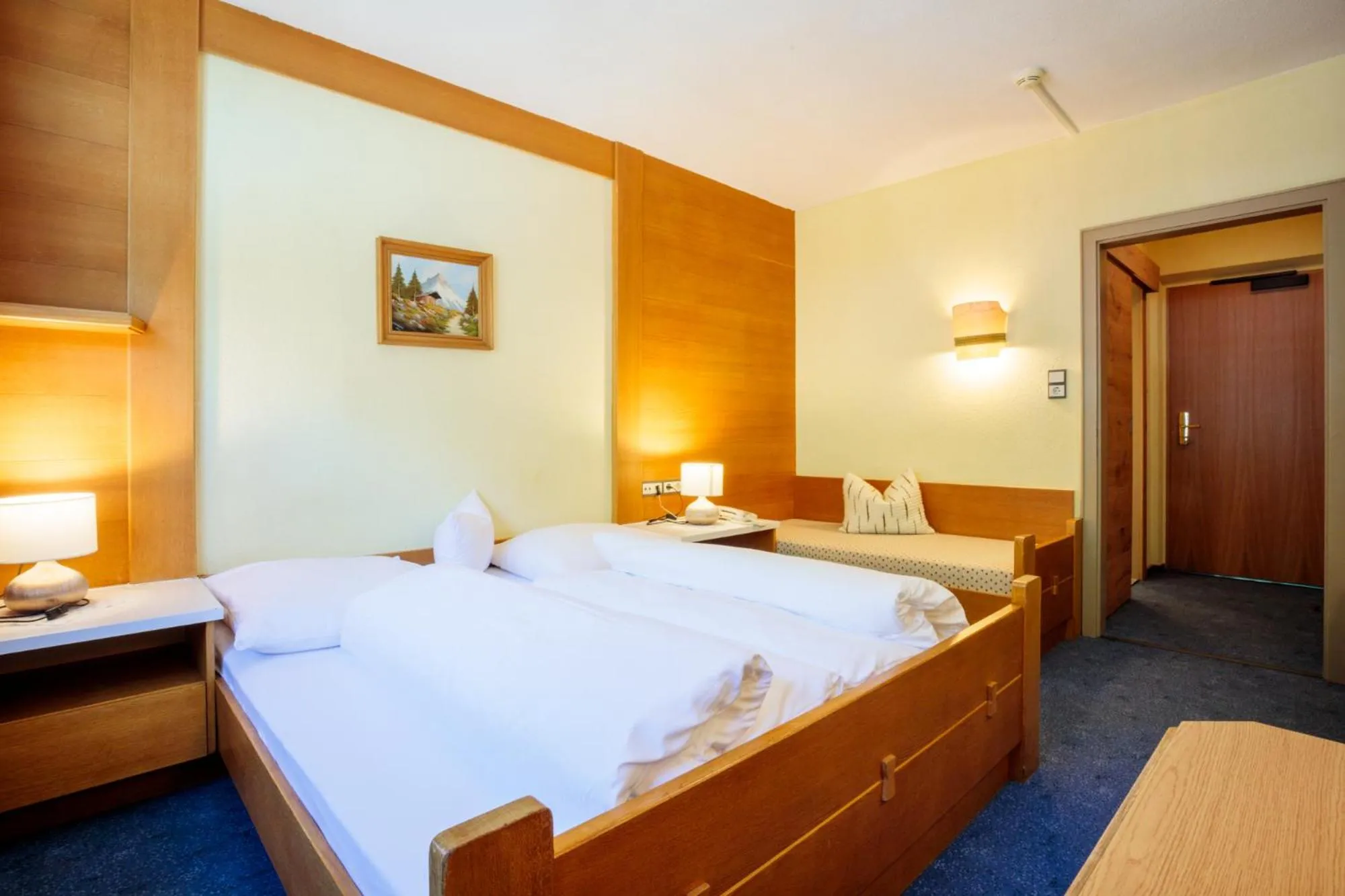 Photo of the whole room, Bed in Parkhotel Sölden