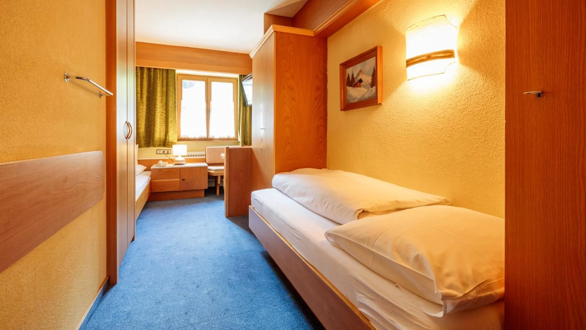 Bedroom, Bed in Parkhotel Sölden