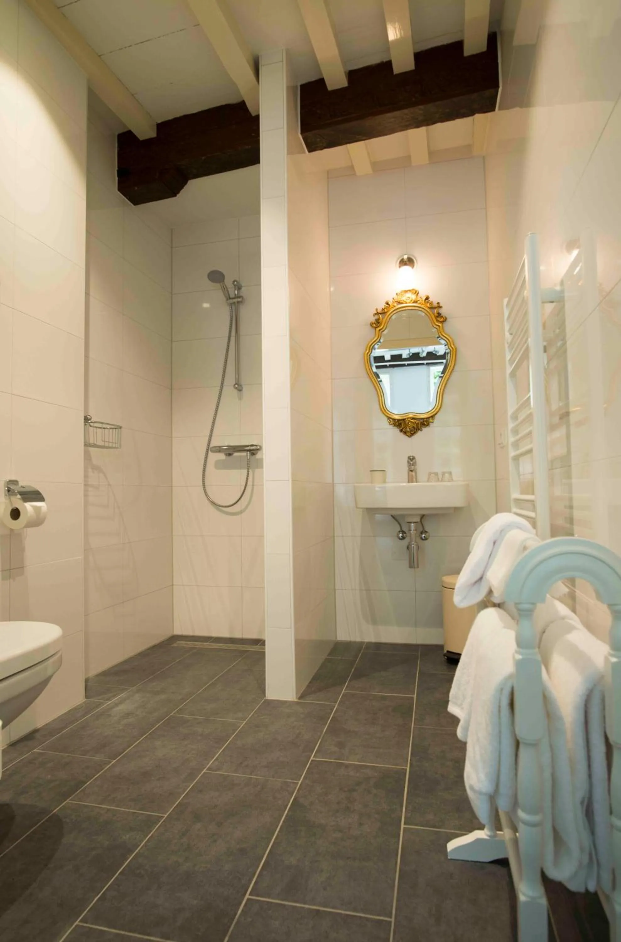 Bathroom in Logement 't Oude Bierhuys