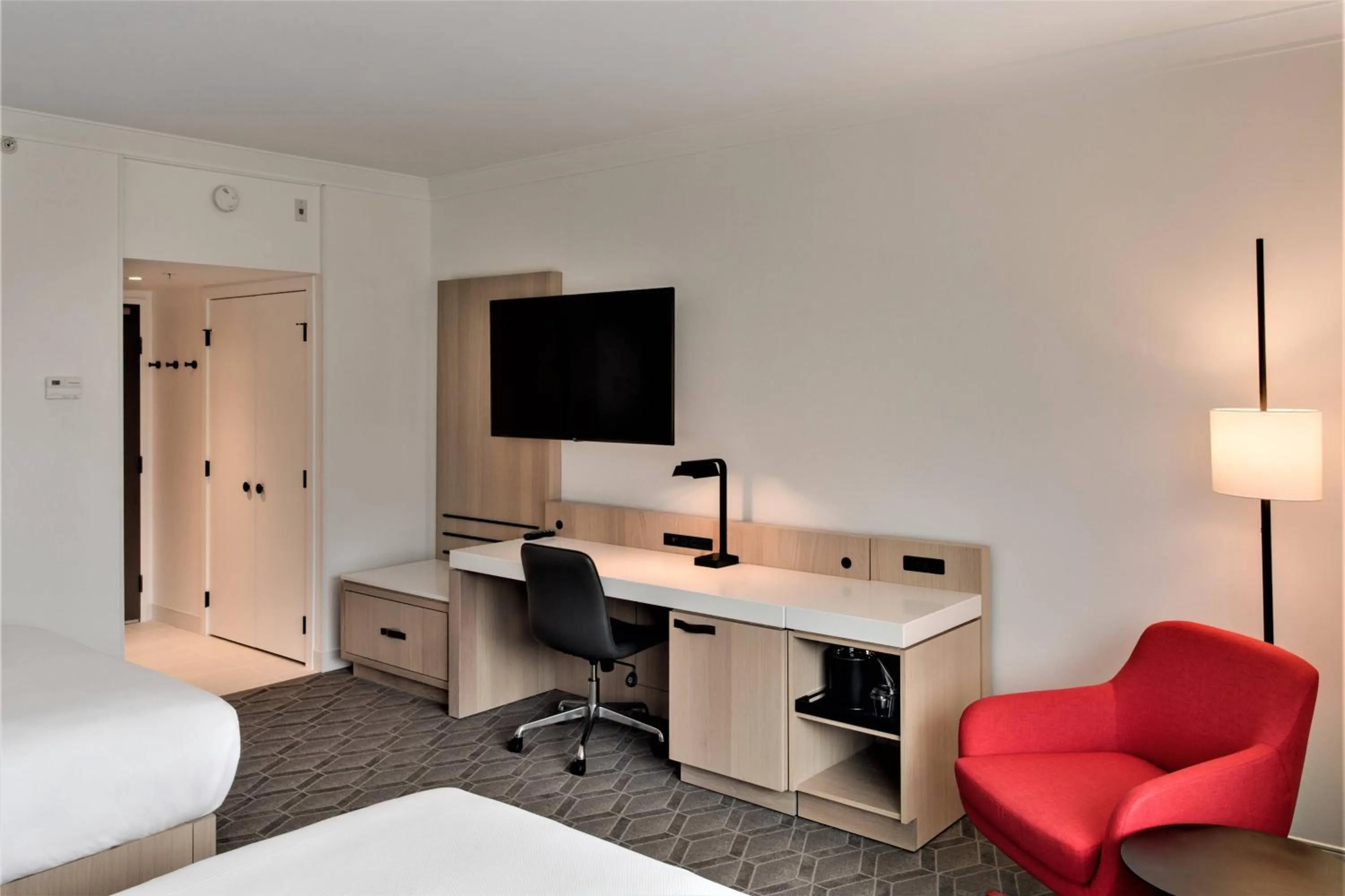 Photo of the whole room, Bed in Delta Hotels by Marriott Kamloops