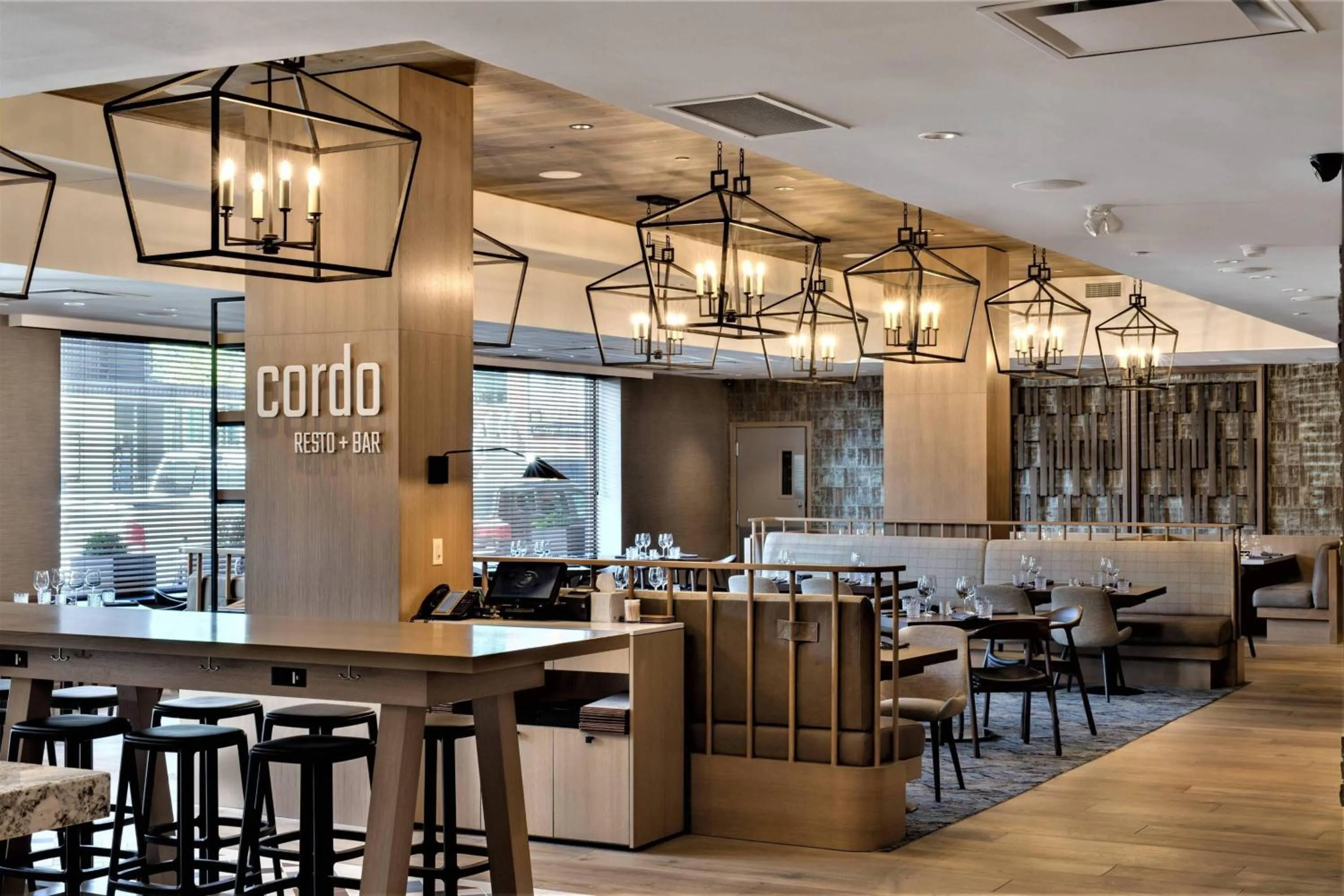 Lounge or bar in Delta Hotels by Marriott Kamloops