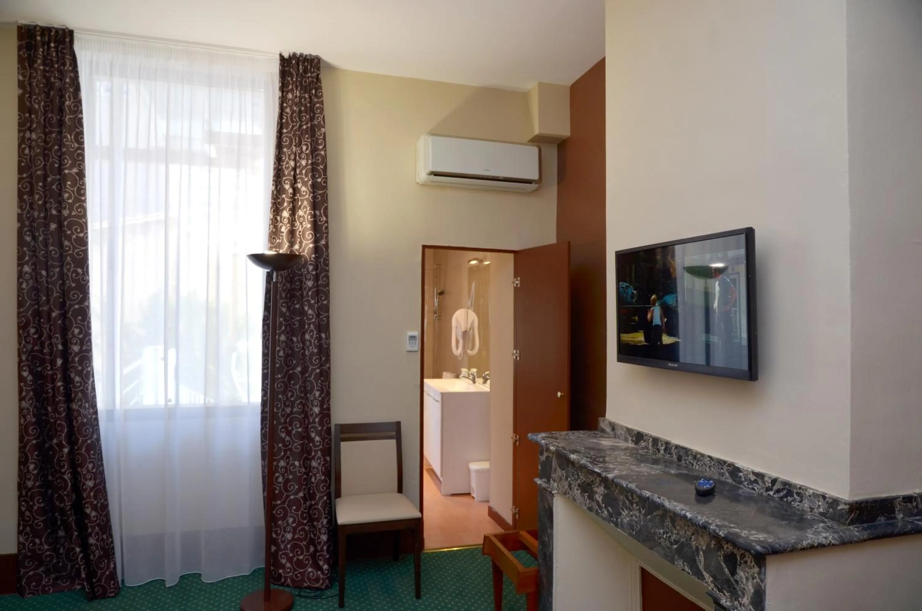 View (from property/room) in Hôtel Héliot, Cosy Places by Charme & Caractère