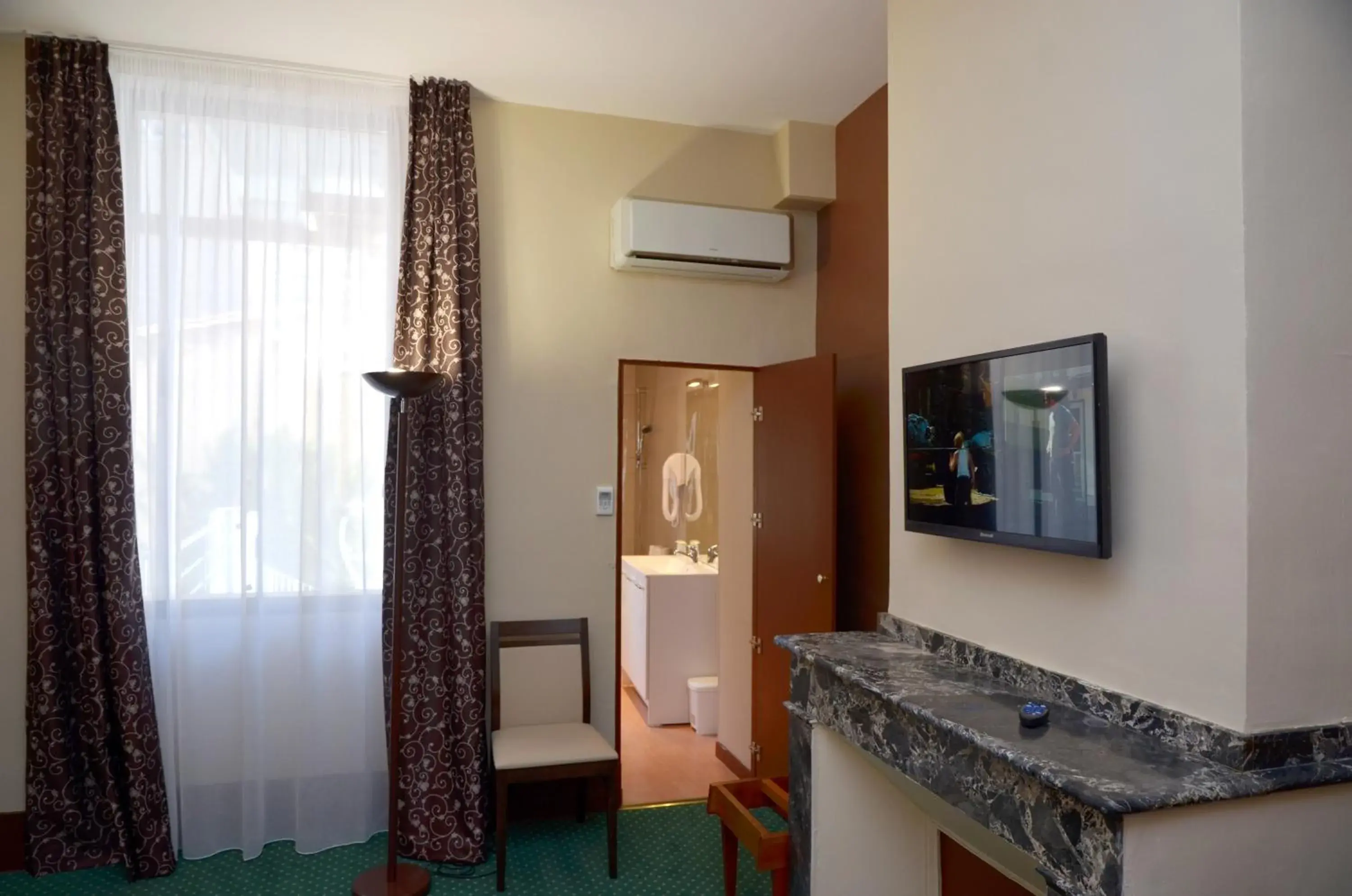 View (from property/room) in Hôtel Héliot, Cosy Places by Charme & Caractère View (from property/room) in Hôtel Héliot, Cosy Places by Charme & Caractère