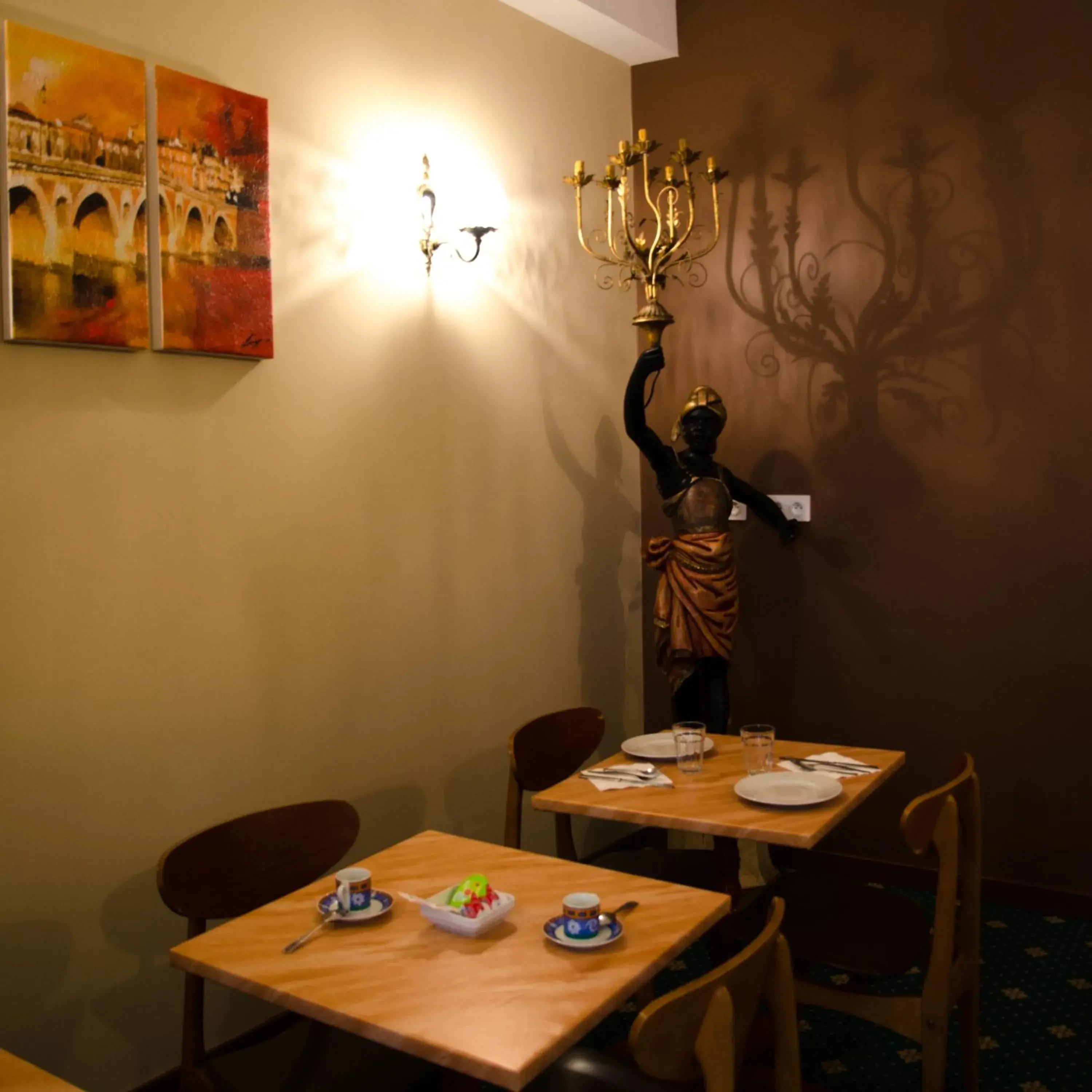 Restaurant/places to eat in Hôtel Héliot, Cosy Places by Charme & Caractère Restaurant/places to eat in Hôtel Héliot, Cosy Places by Charme & Caractère