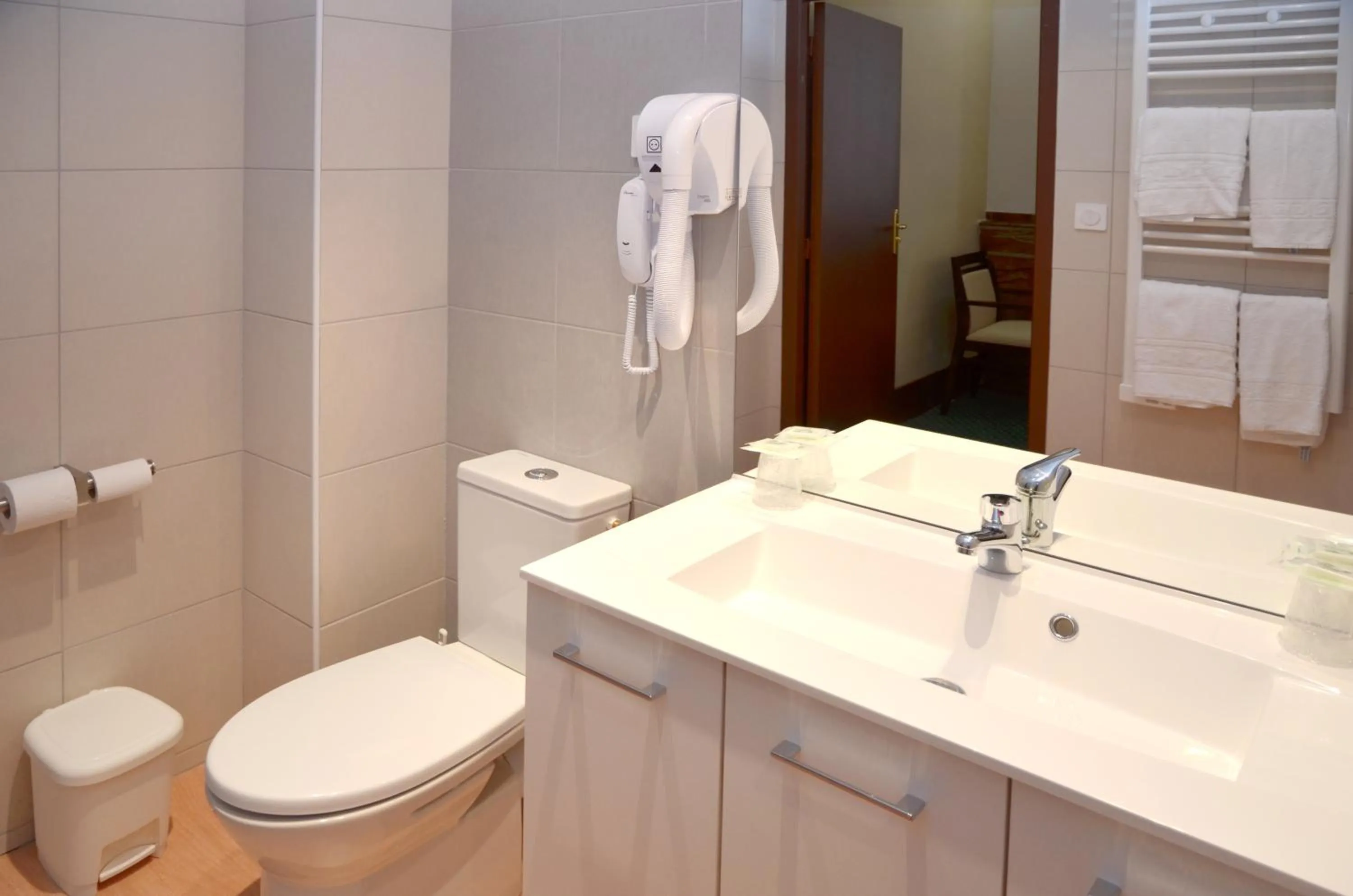 Bathroom in Hôtel Héliot, Cosy Places by Charme & Caractère