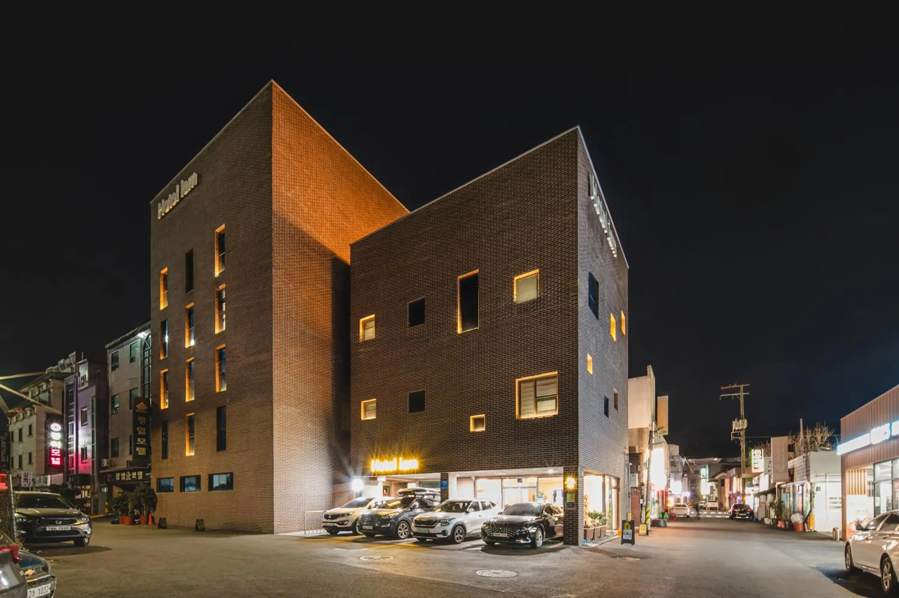 Property building in Hotel Iam Property building in Hotel Iam