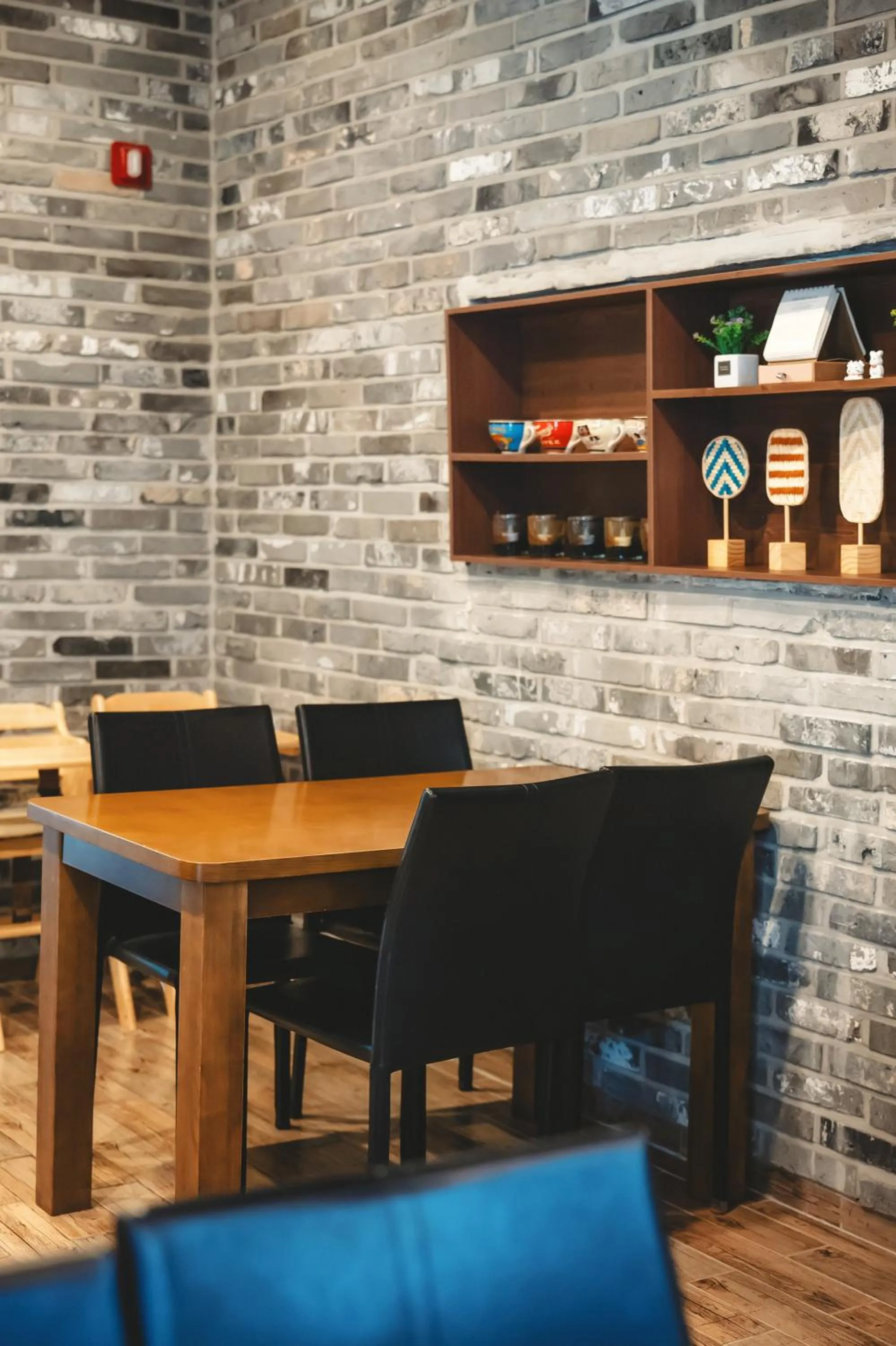 Restaurant/places to eat in Hotel Iam