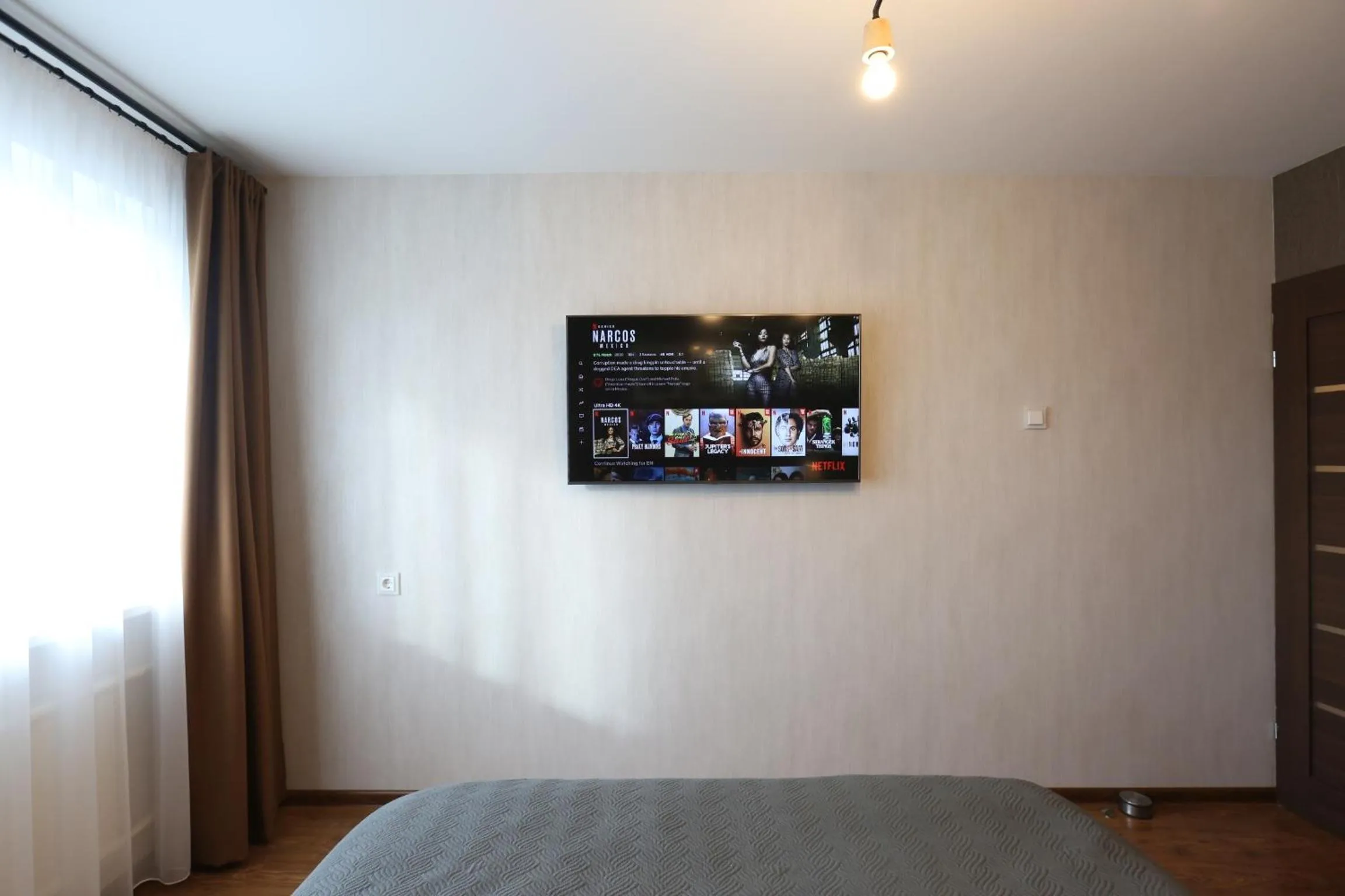 Bed in Modern 2 Rooms Apartment