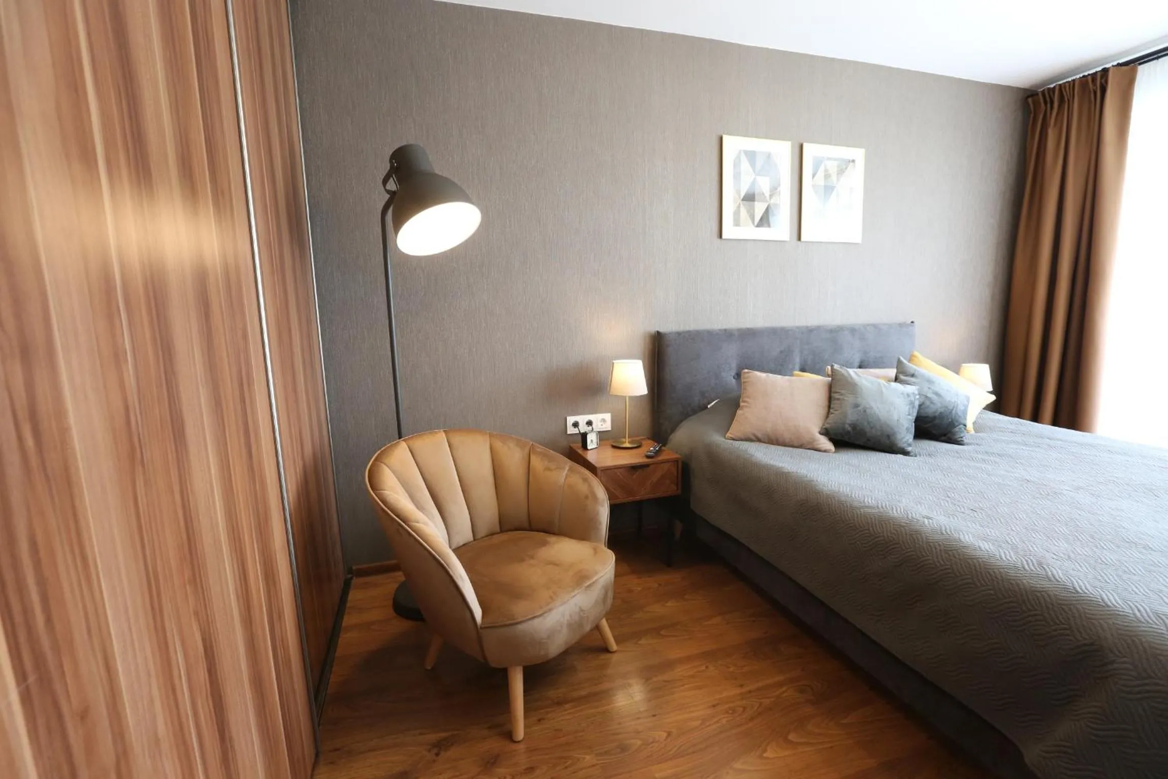 Bed in Modern 2 Rooms Apartment