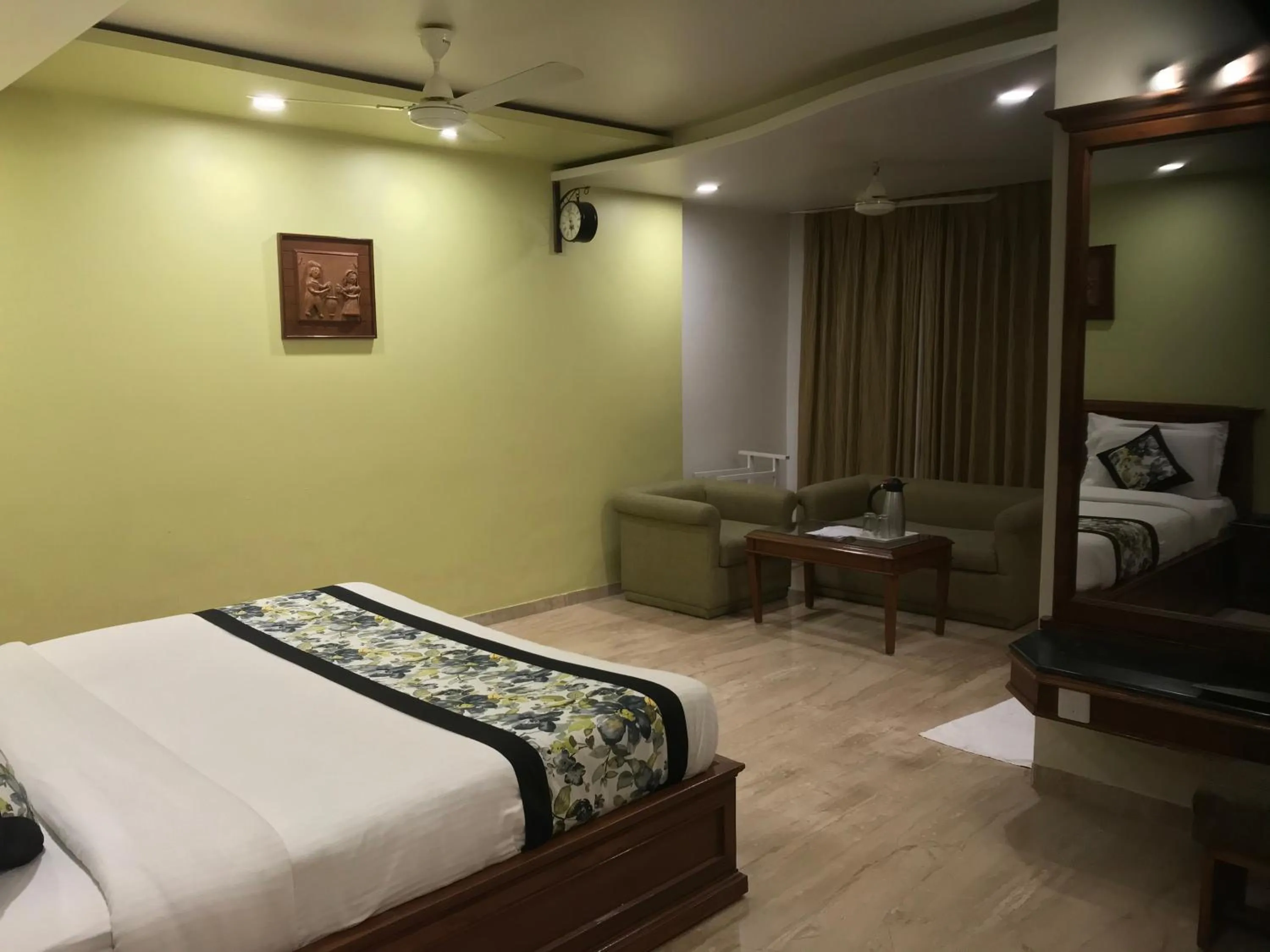 Bedroom in Hotel Silver Oak