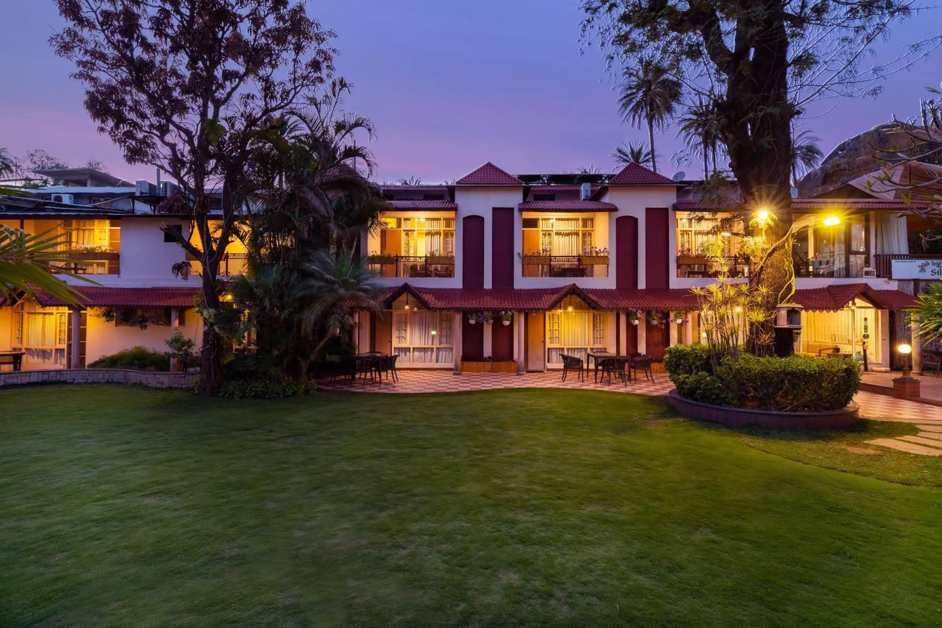 Property Building in Hotel Silver Oak